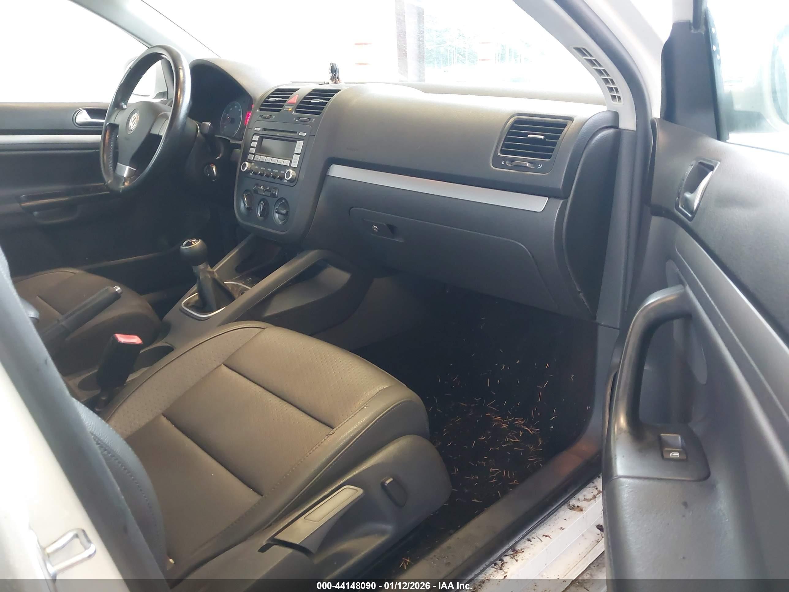 VOLKSWAGEN JETTA image 5