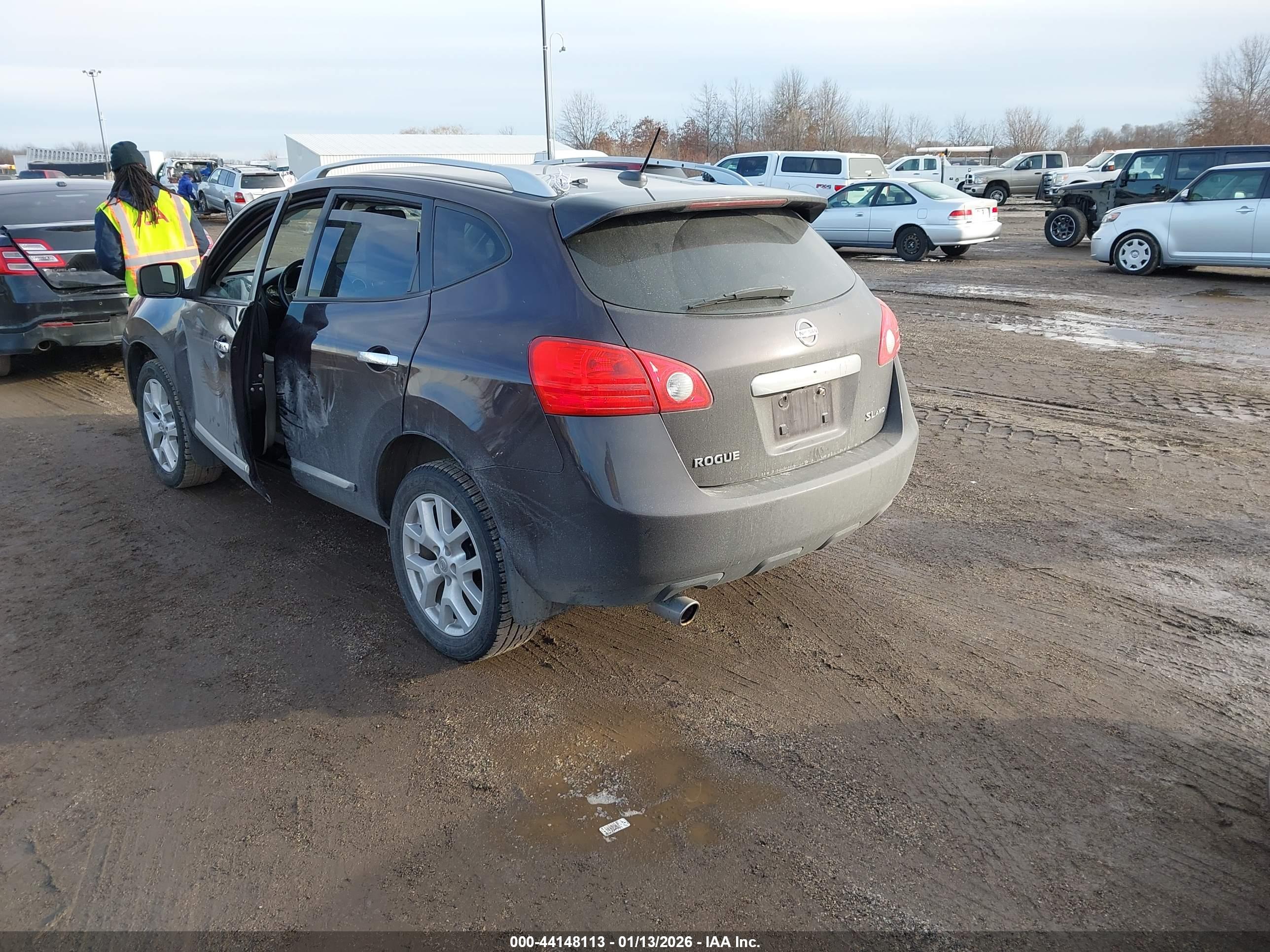 NISSAN ROGUE image 3