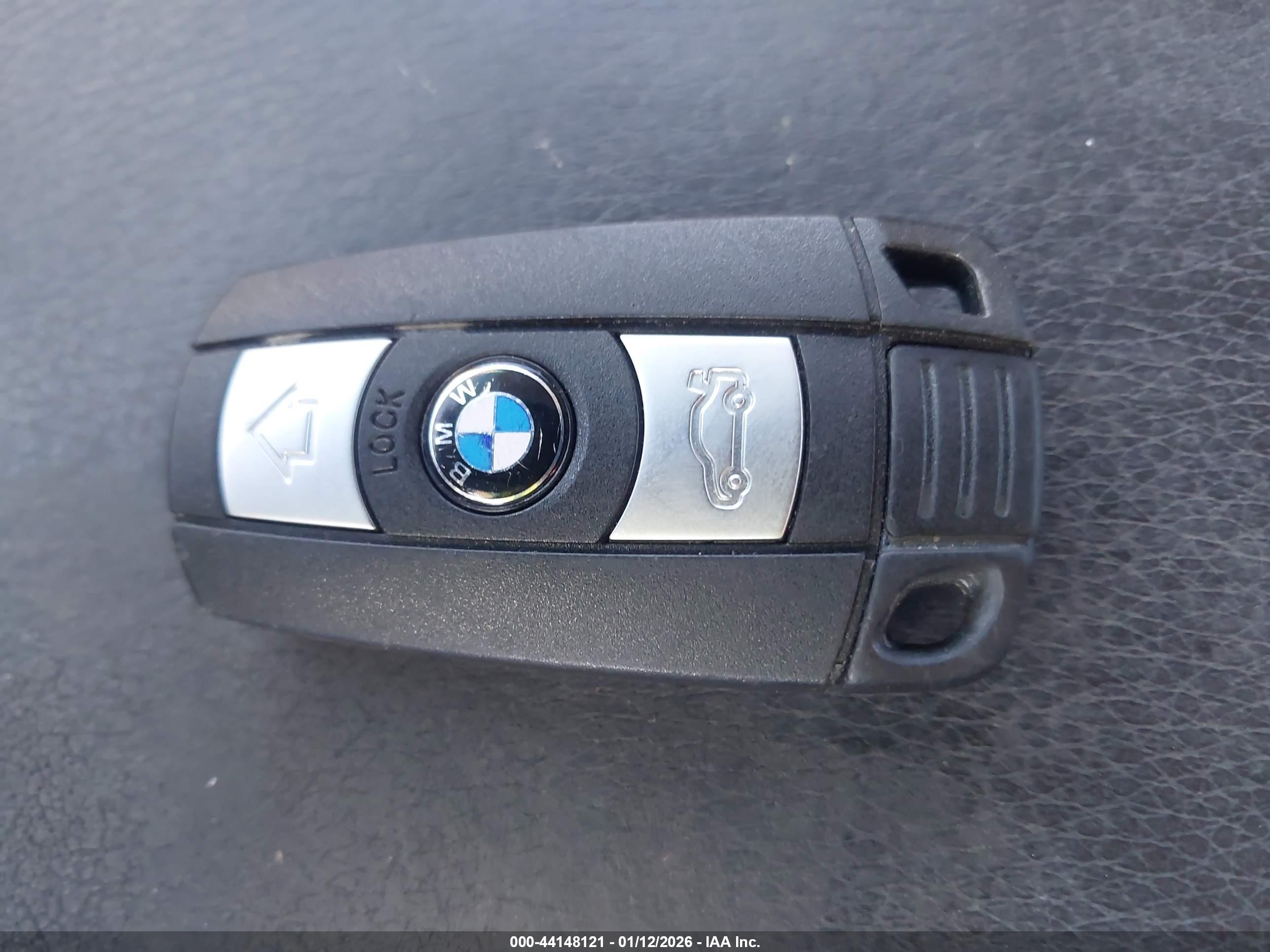 BMW 325I image 11