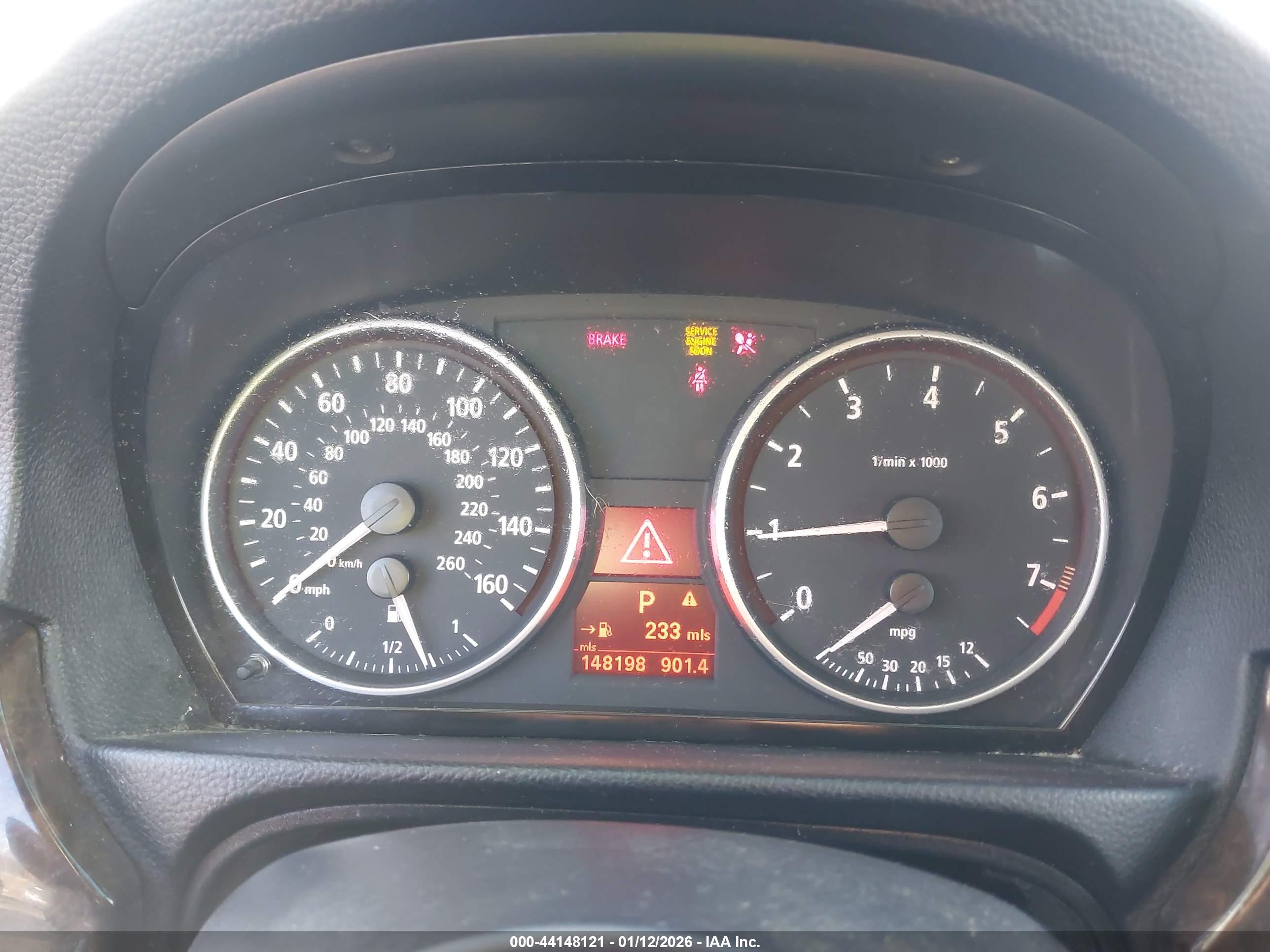 BMW 325I image 7