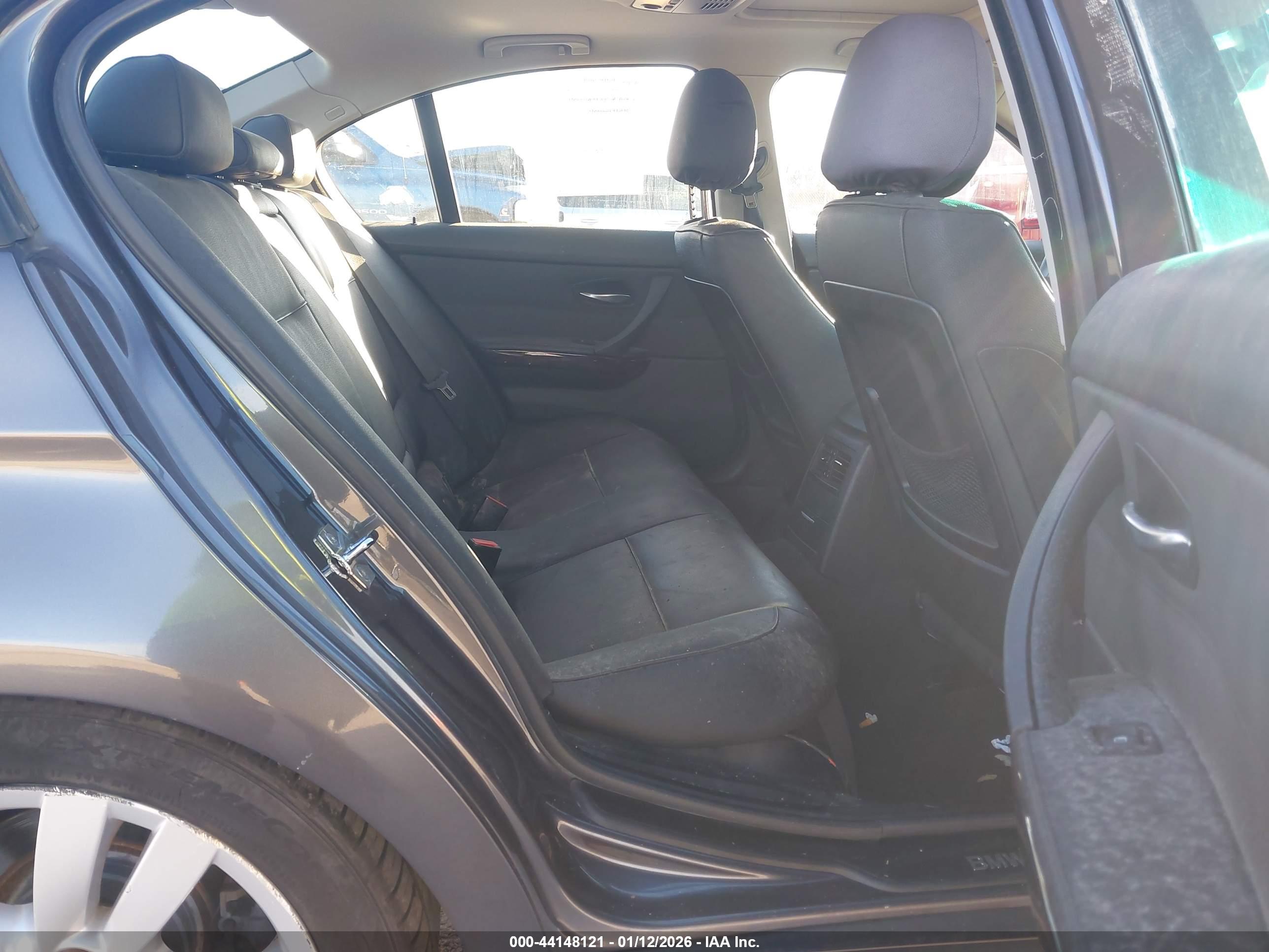 BMW 325I image 8
