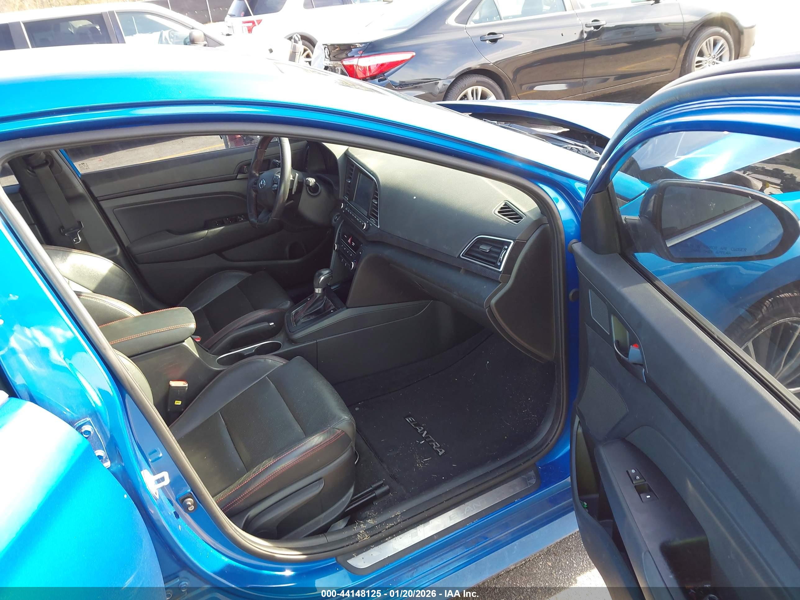 HYUNDAI ELANTRA image 5