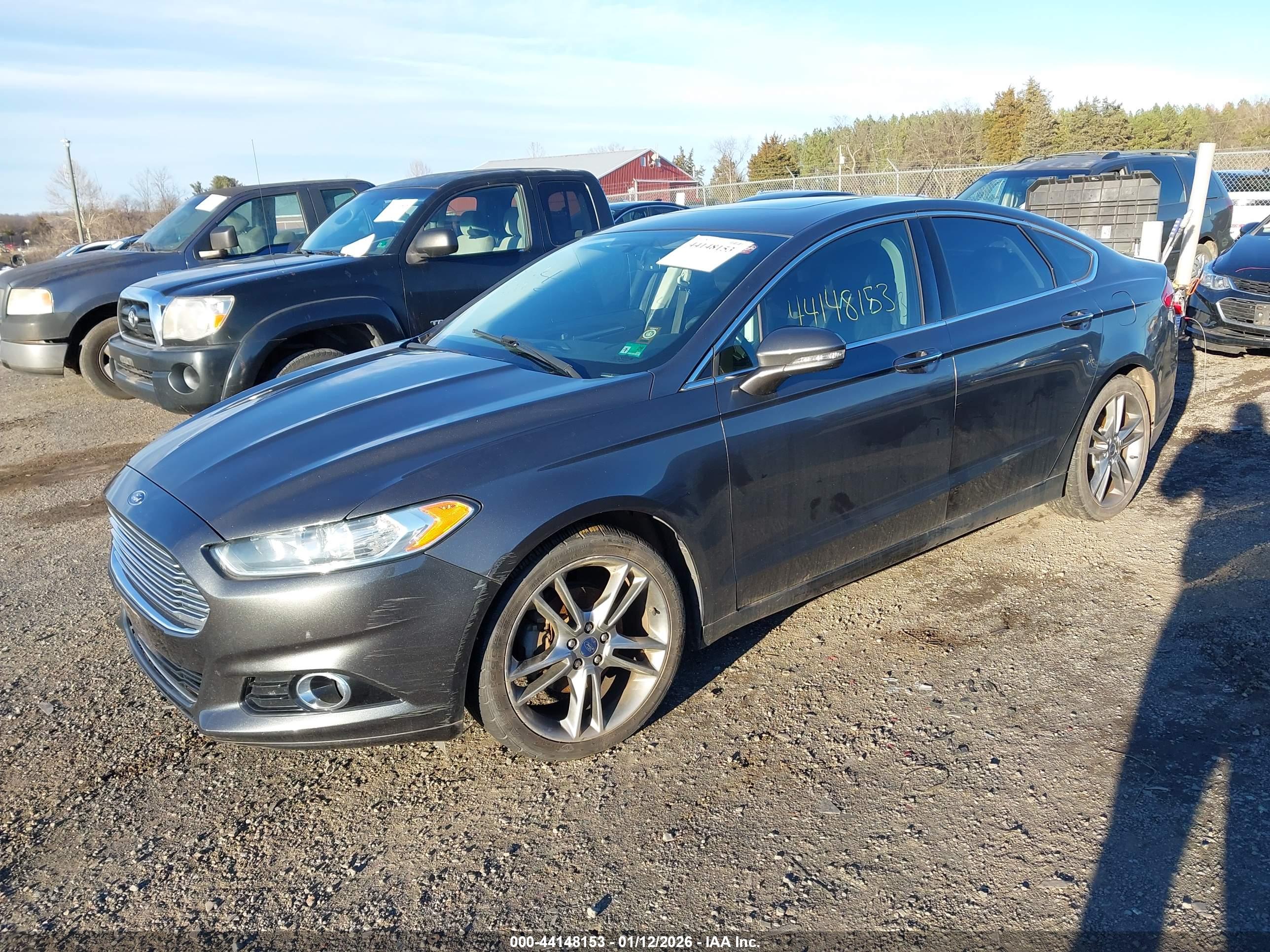 FORD FUSION image 2