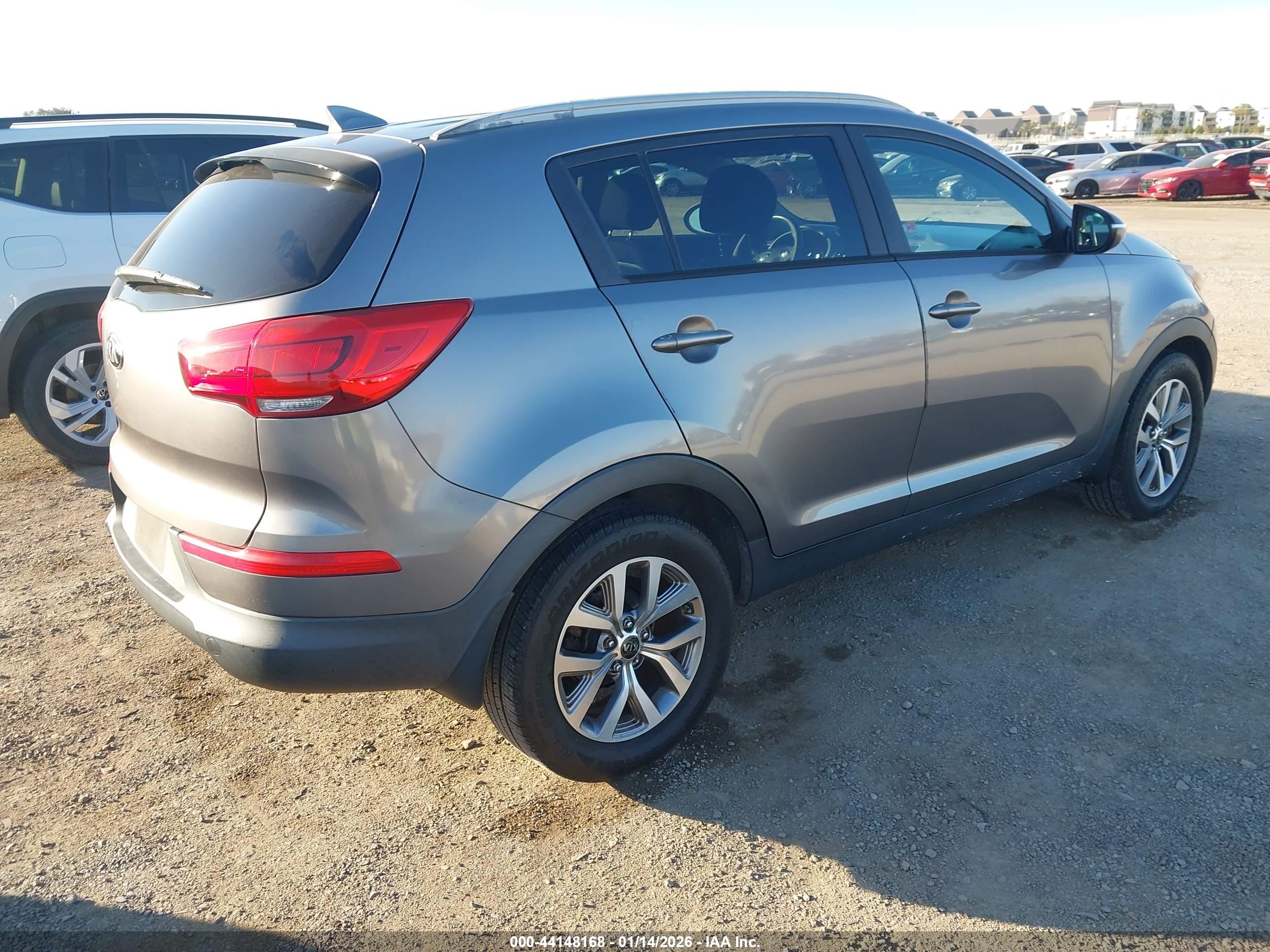 KIA SPORTAGE image 4