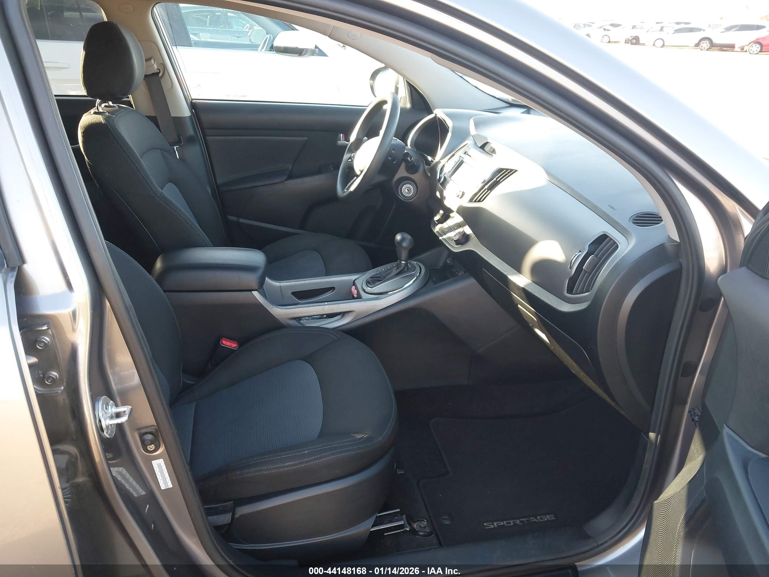 KIA SPORTAGE image 5