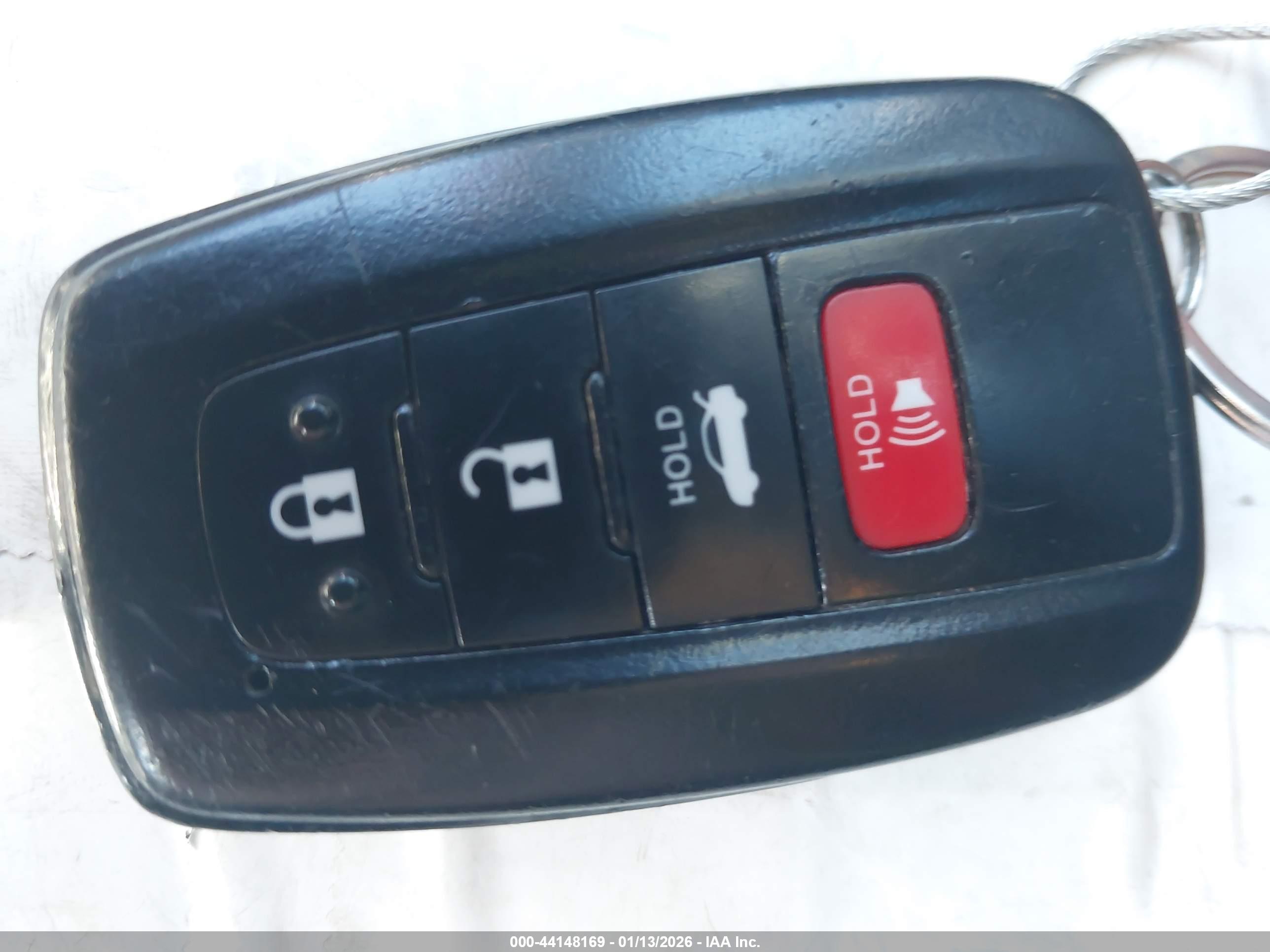 TOYOTA CAMRY image 11
