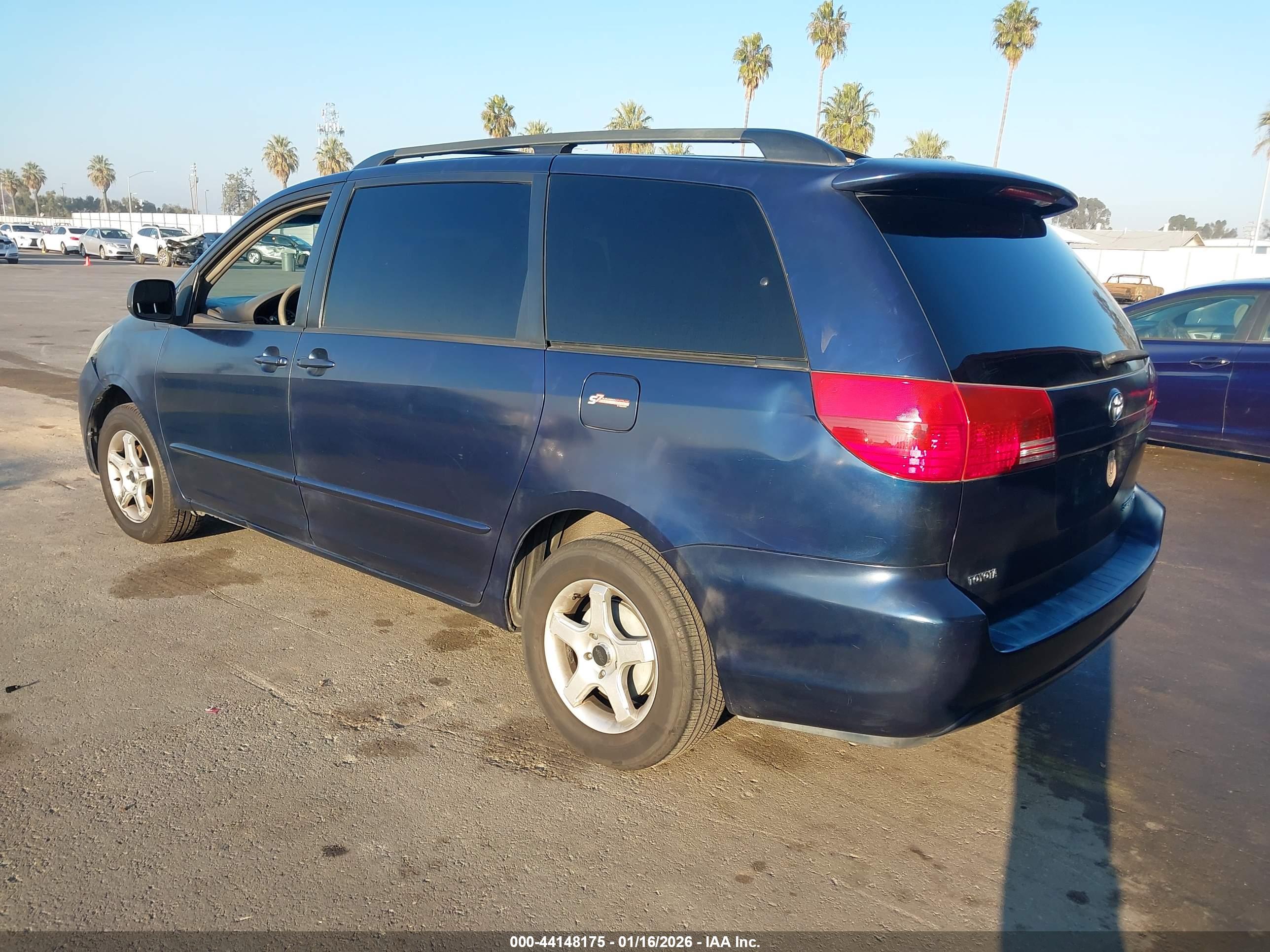 TOYOTA SIENNA image 3