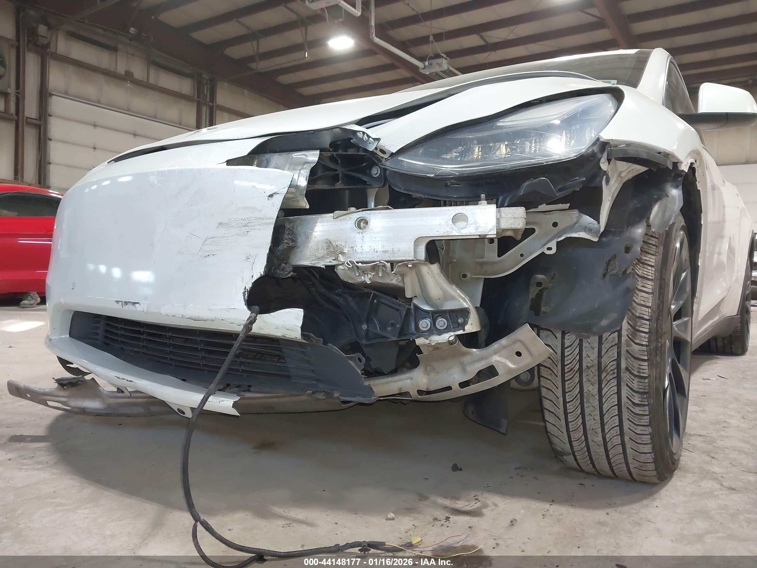 TESLA MODEL image 6