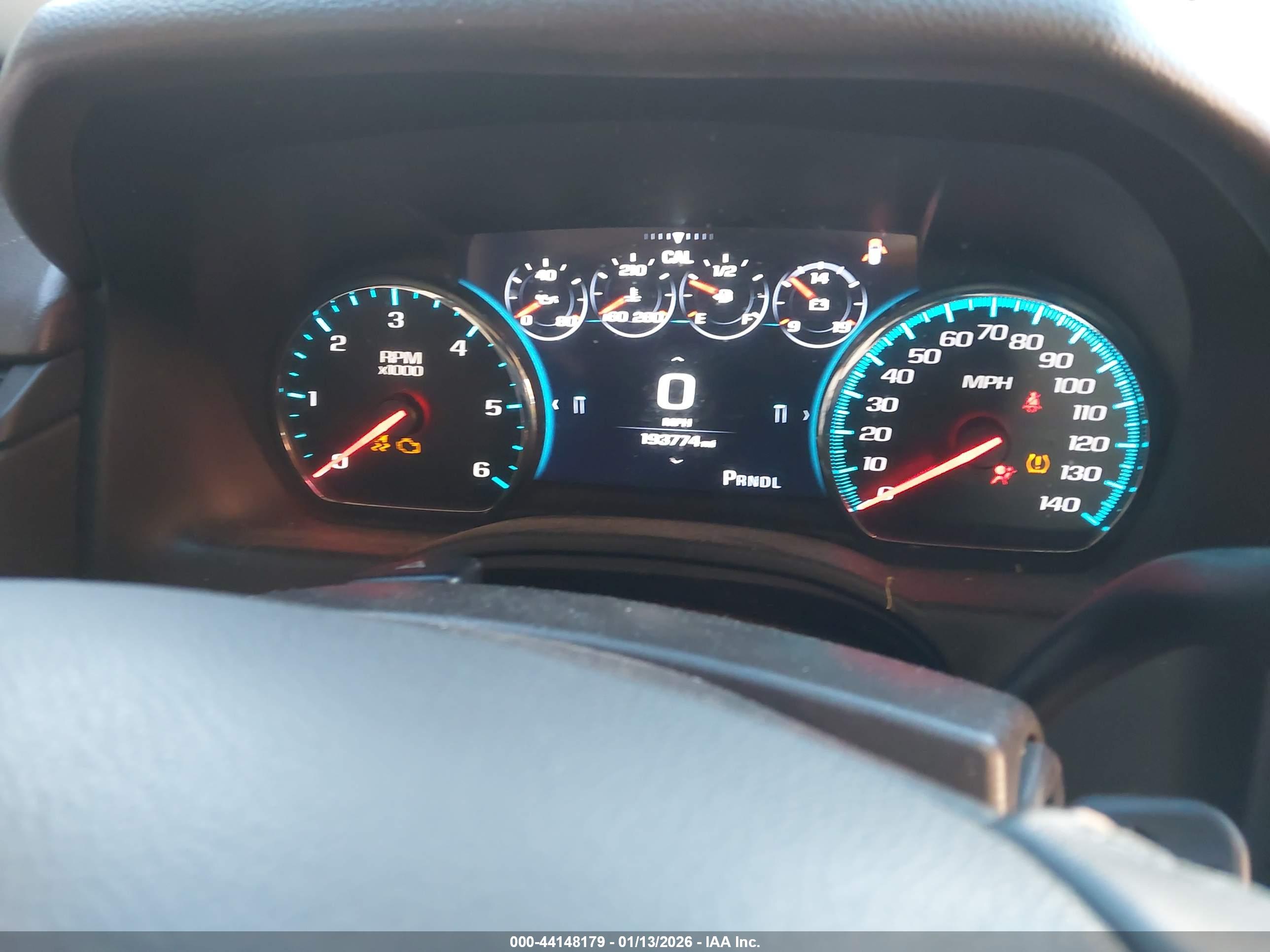 CHEVROLET SUBURBAN image 7