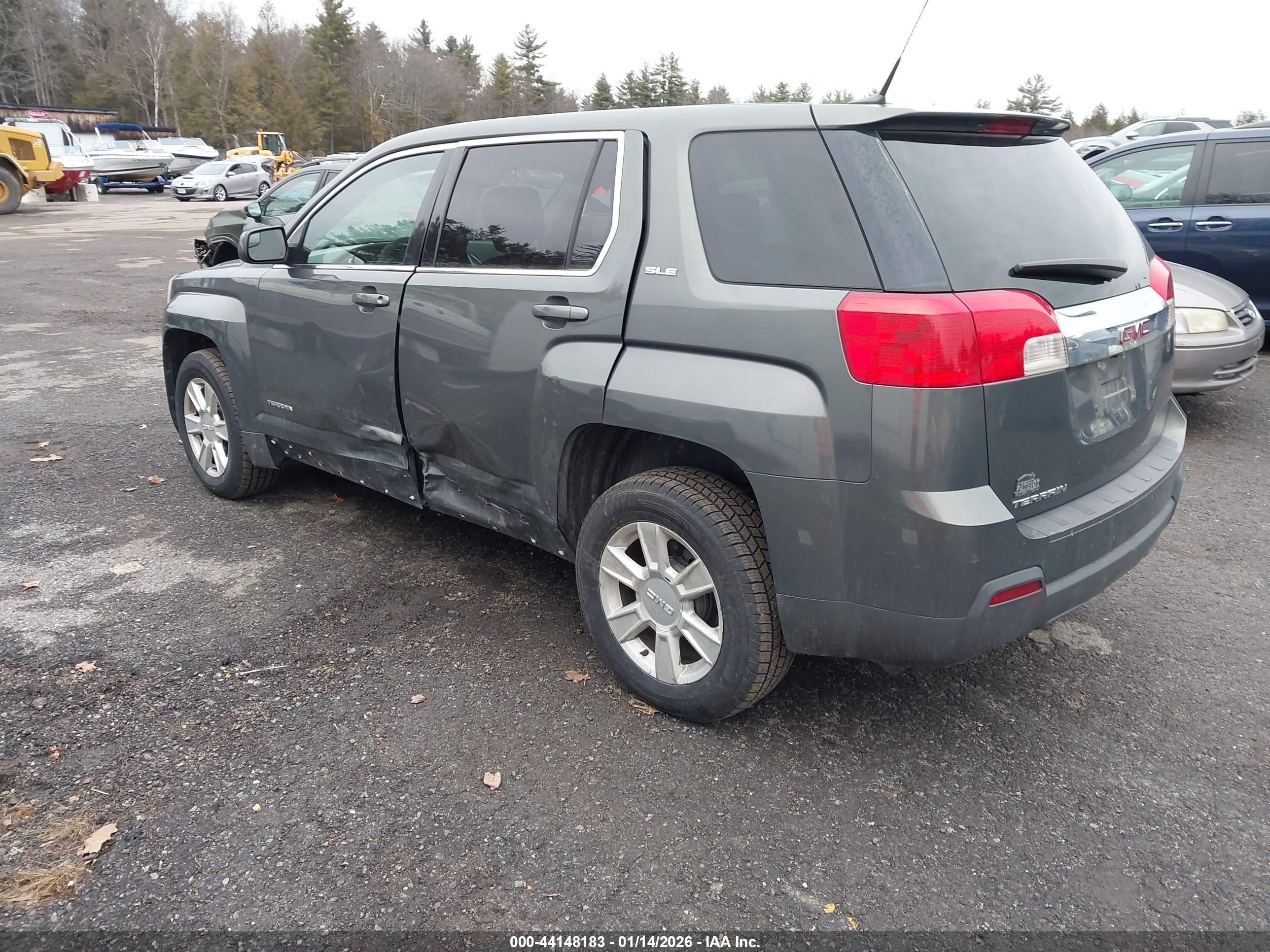 GMC TERRAIN image 3
