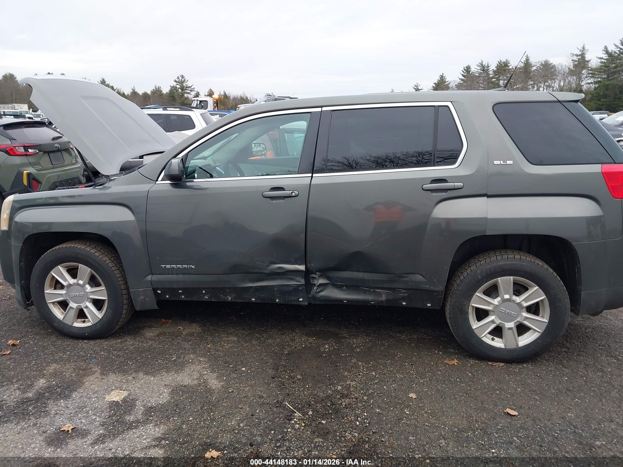 GMC TERRAIN image 6