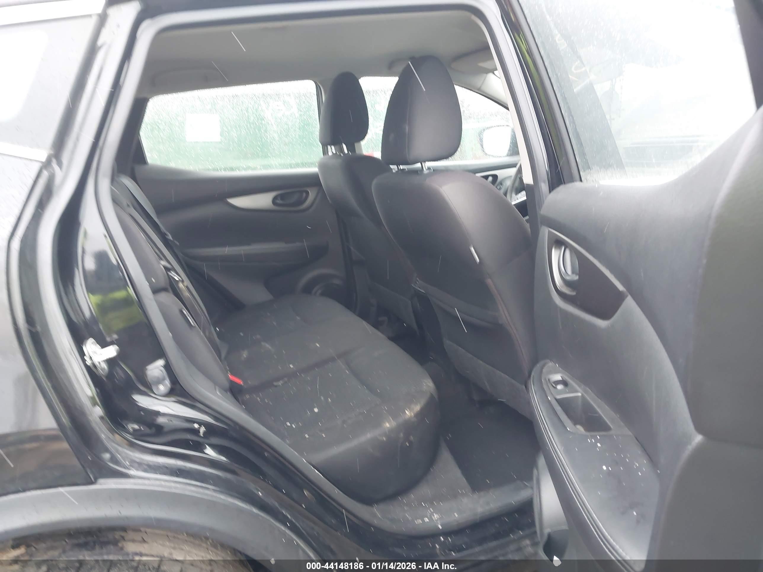 NISSAN ROGUE image 8