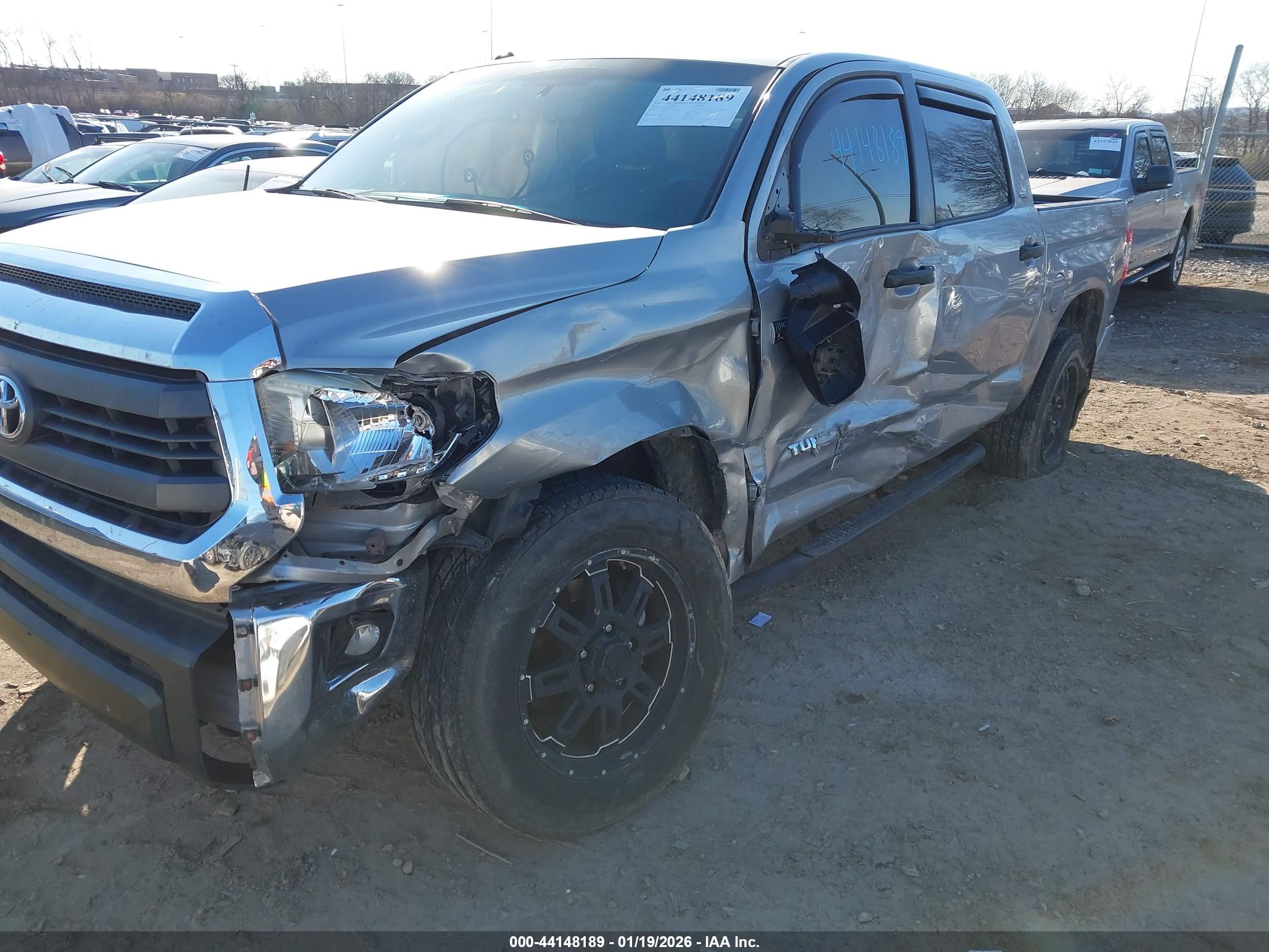 TOYOTA TUNDRA image 6