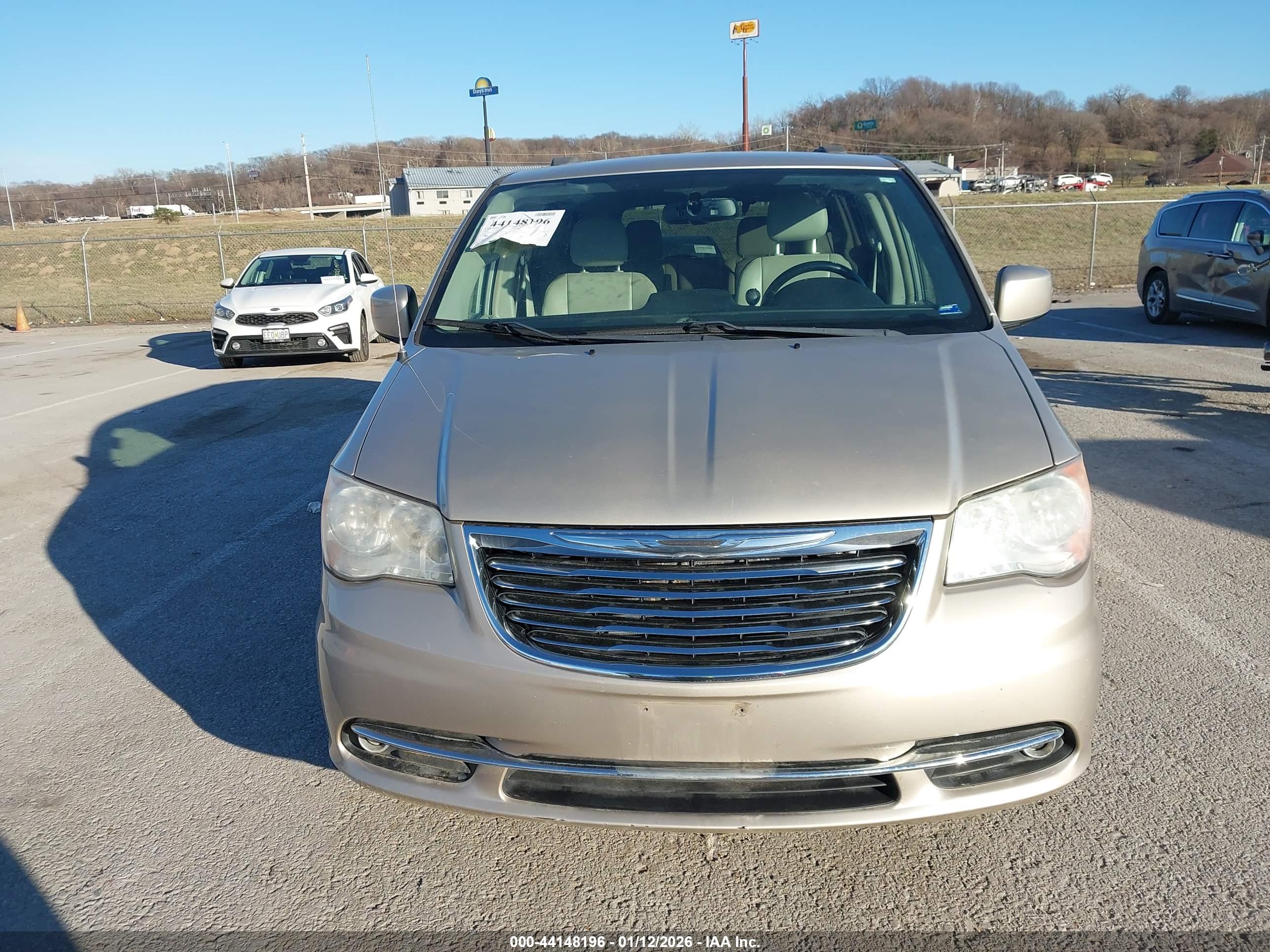 CHRYSLER TOWN image 6