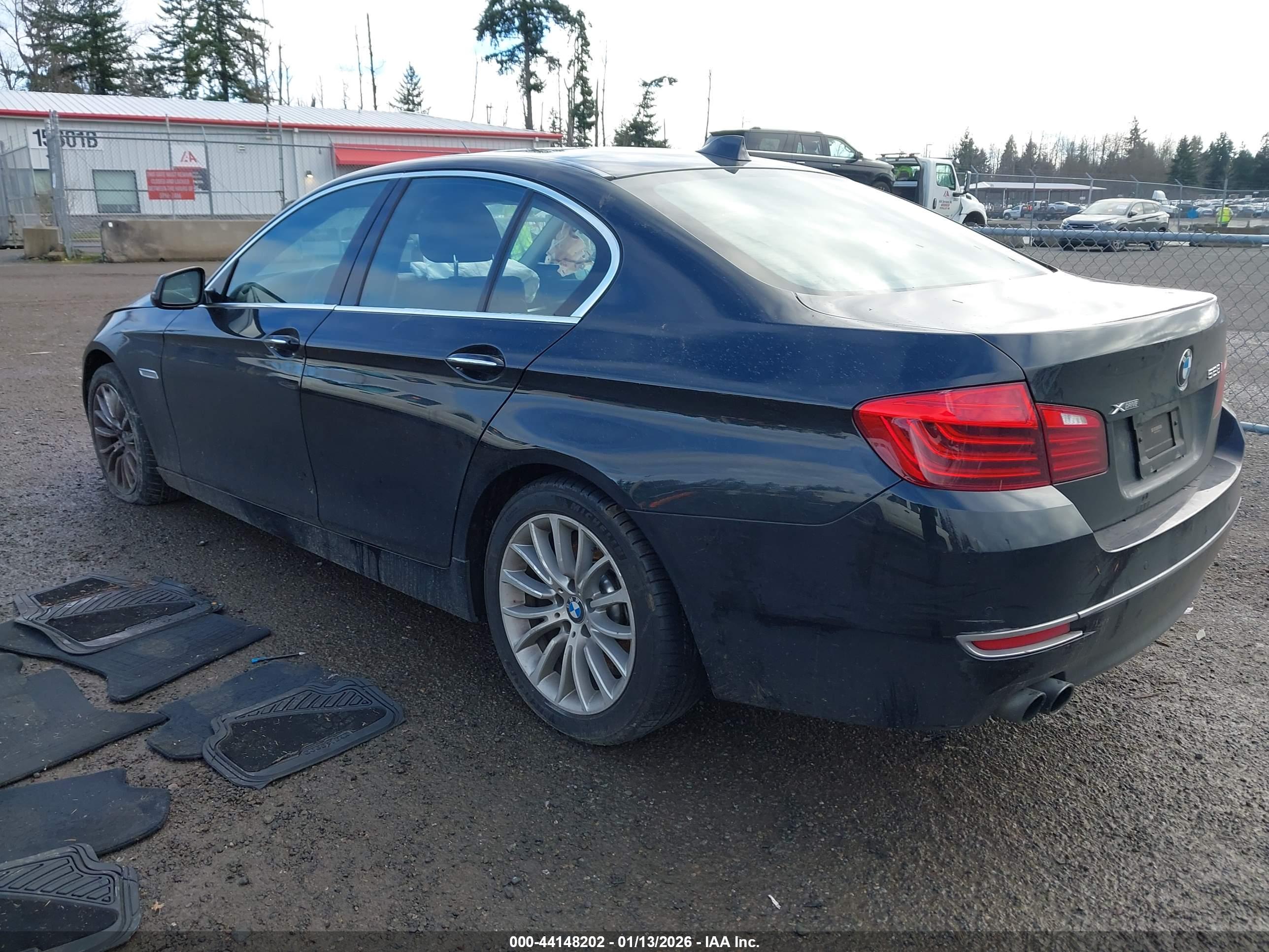 BMW 528I image 3