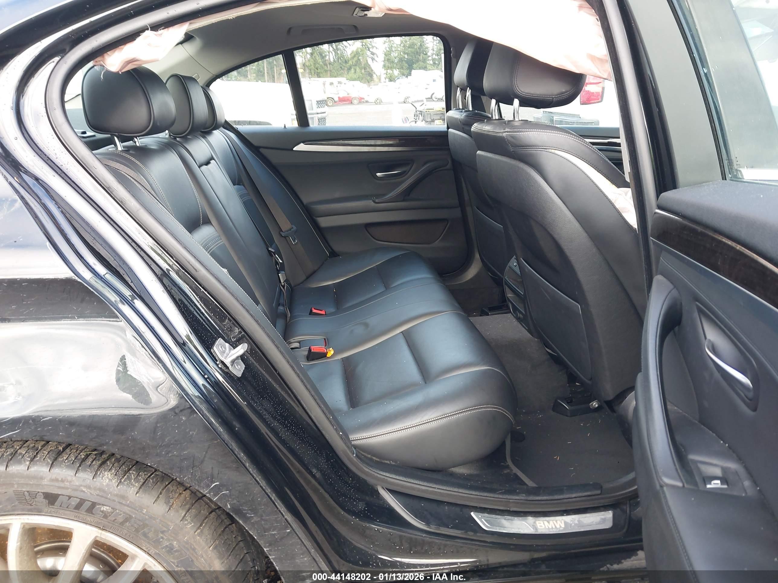 BMW 528I image 8