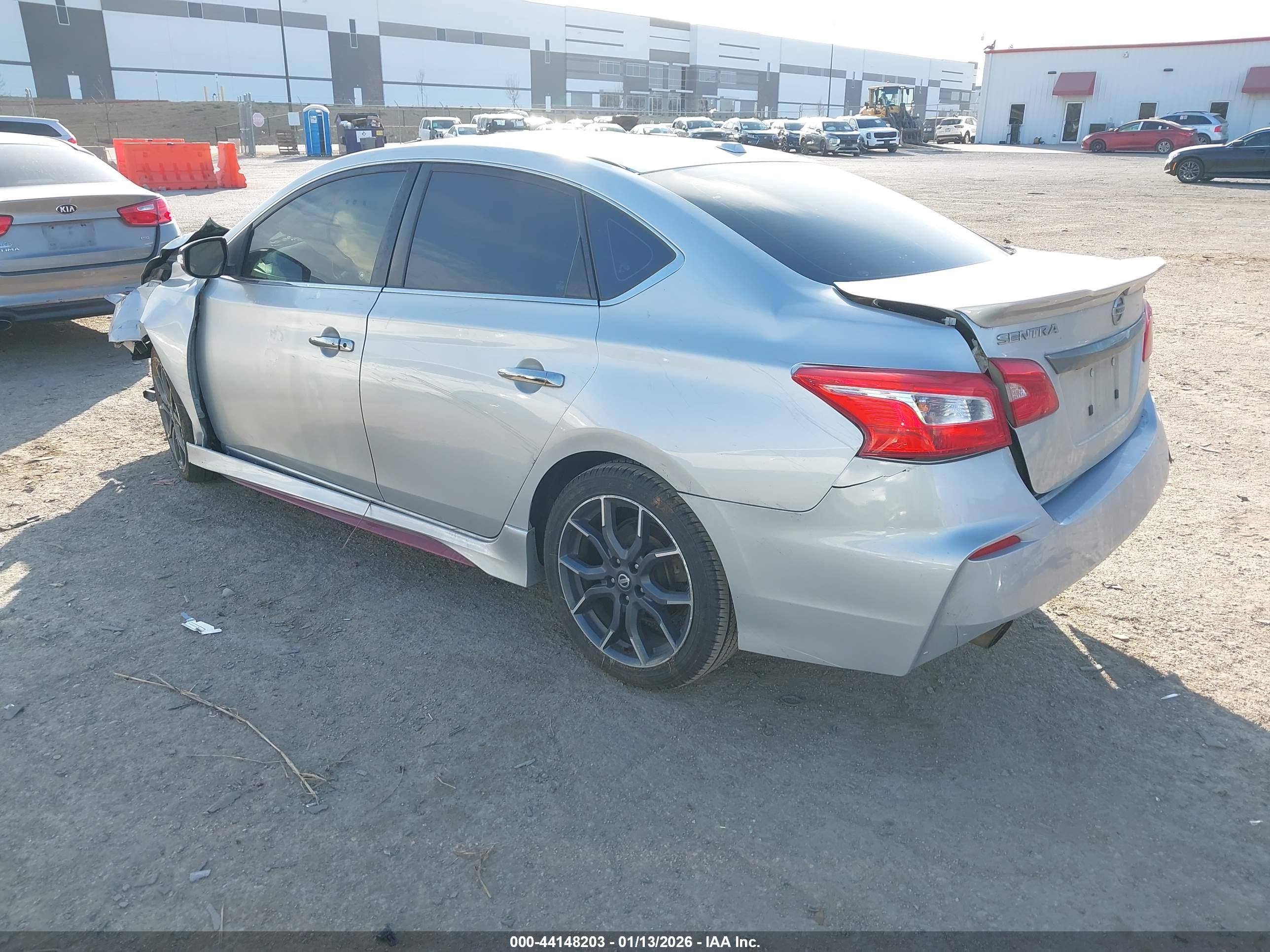 NISSAN SENTRA image 3