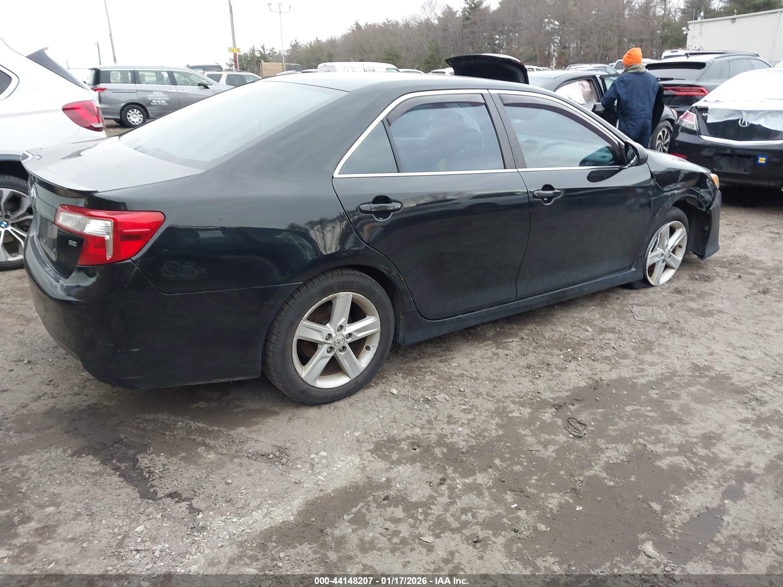 TOYOTA CAMRY image 4