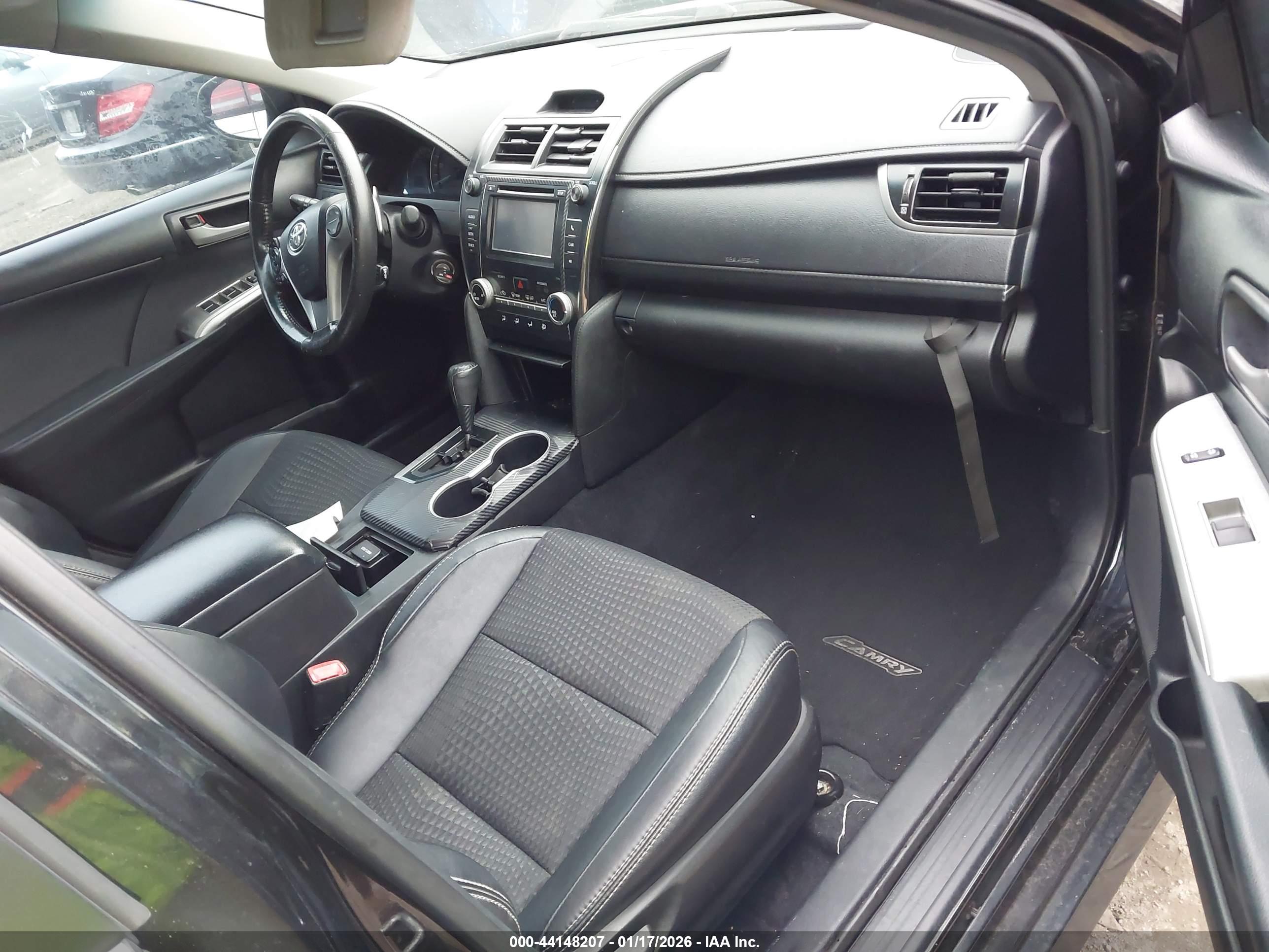 TOYOTA CAMRY image 5