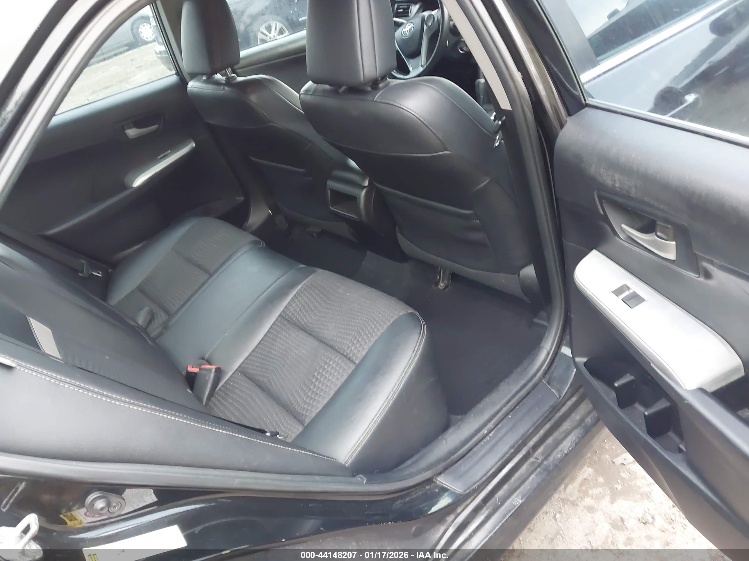 TOYOTA CAMRY image 8
