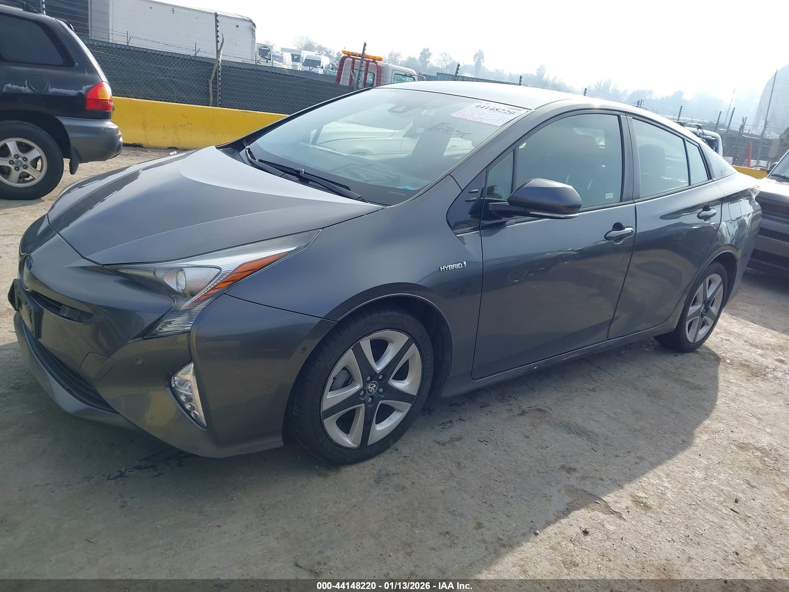 TOYOTA PRIUS image 2