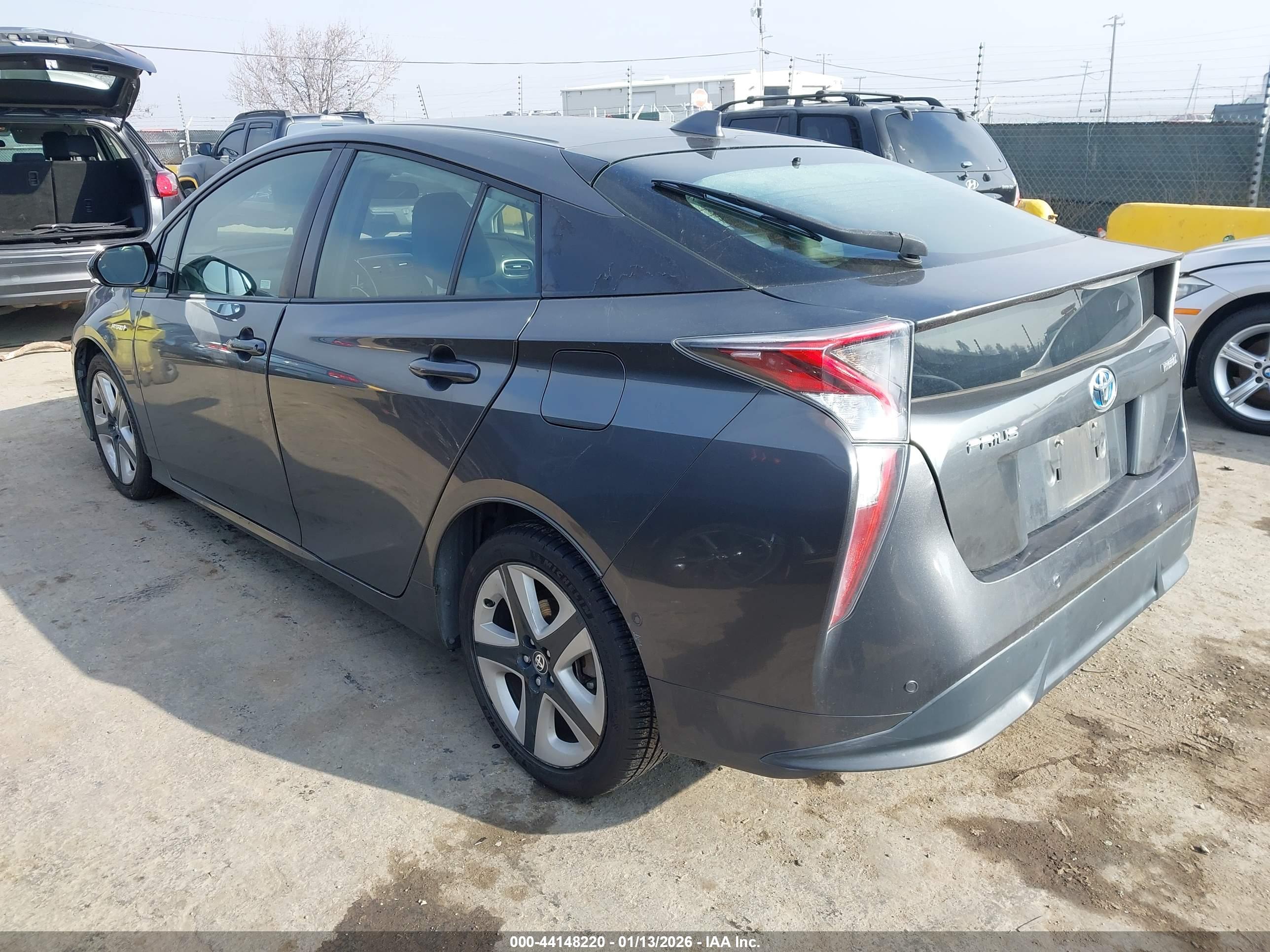 TOYOTA PRIUS image 3