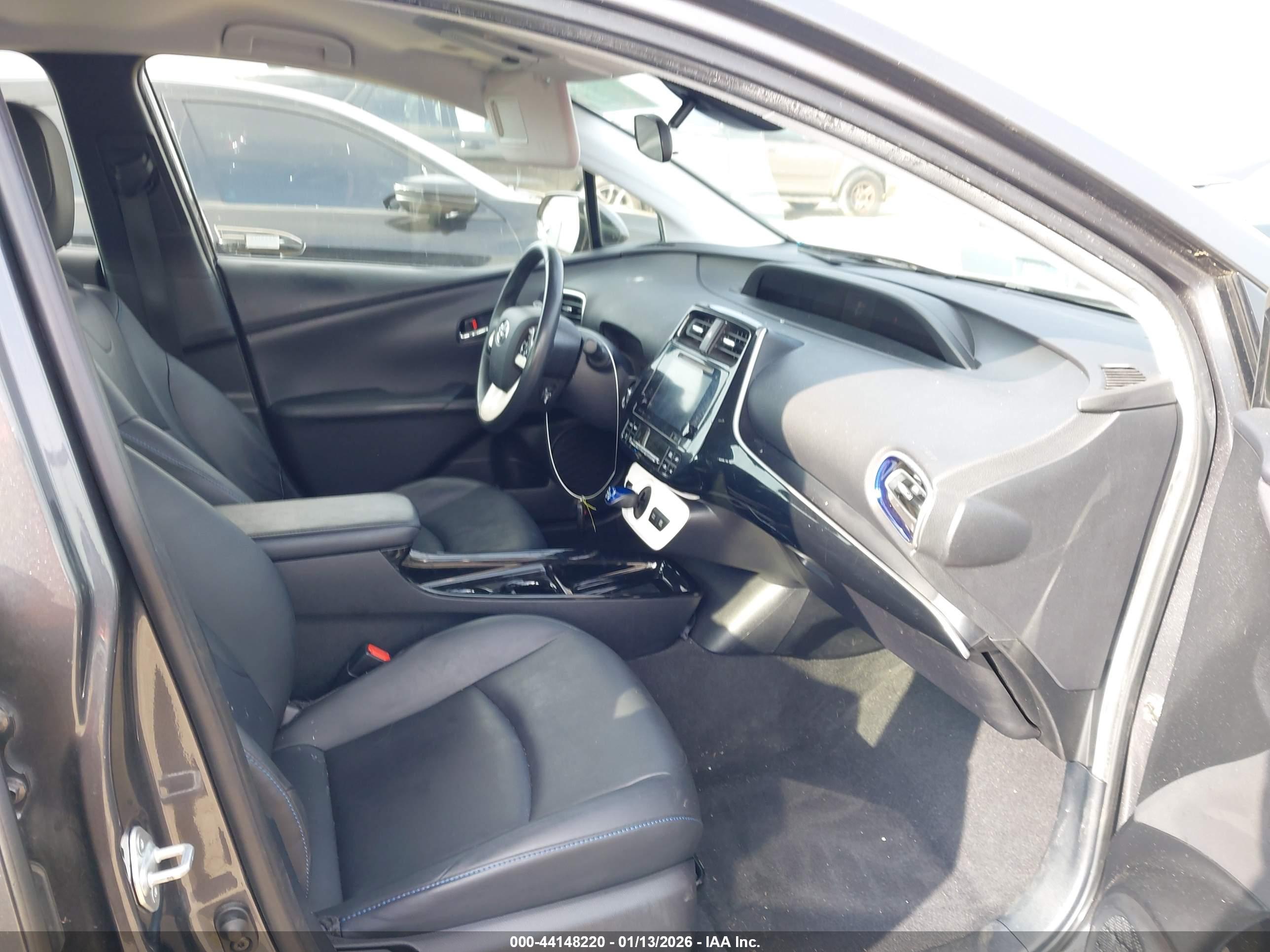 TOYOTA PRIUS image 5