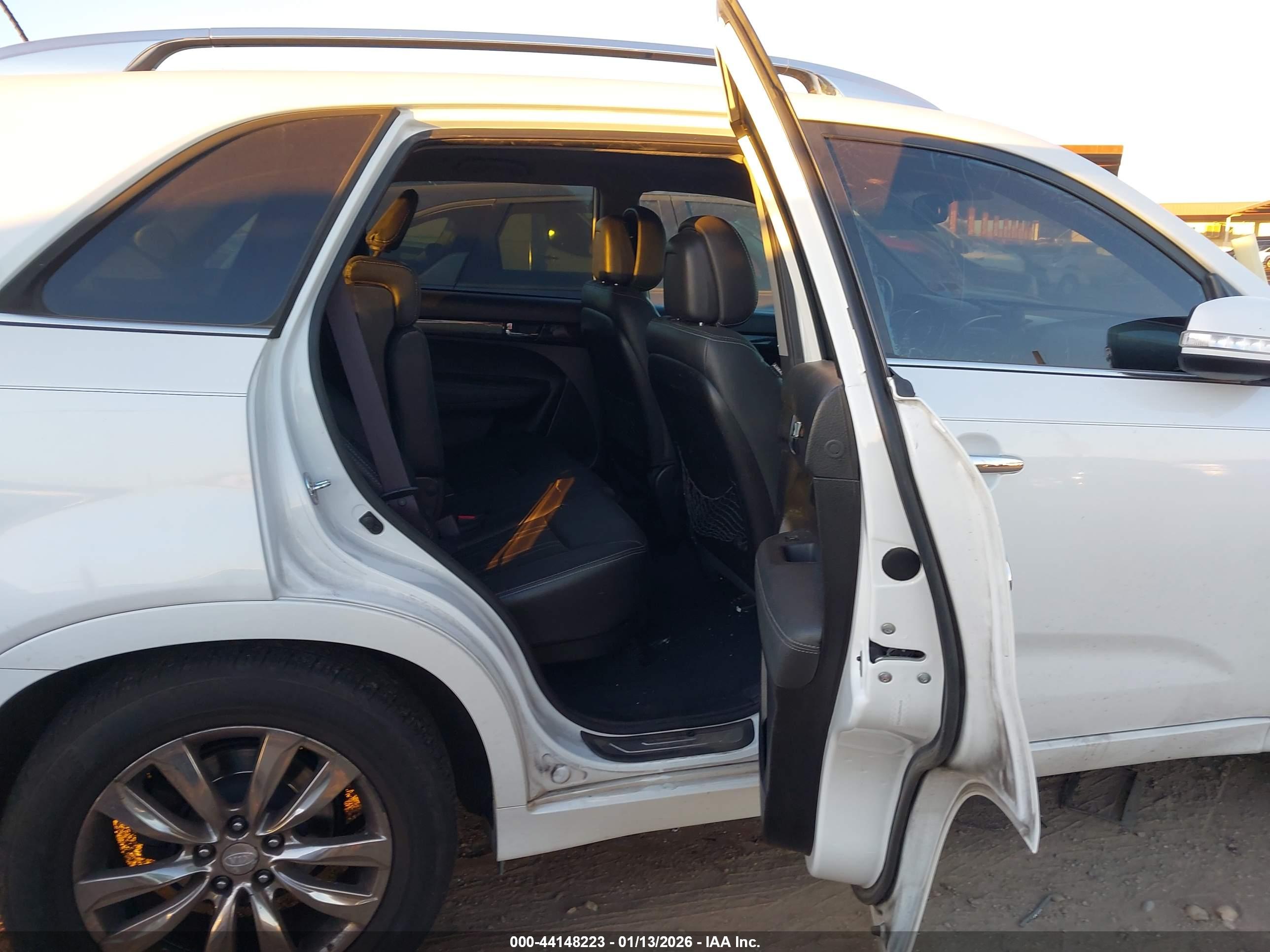KIA SORENTO image 8