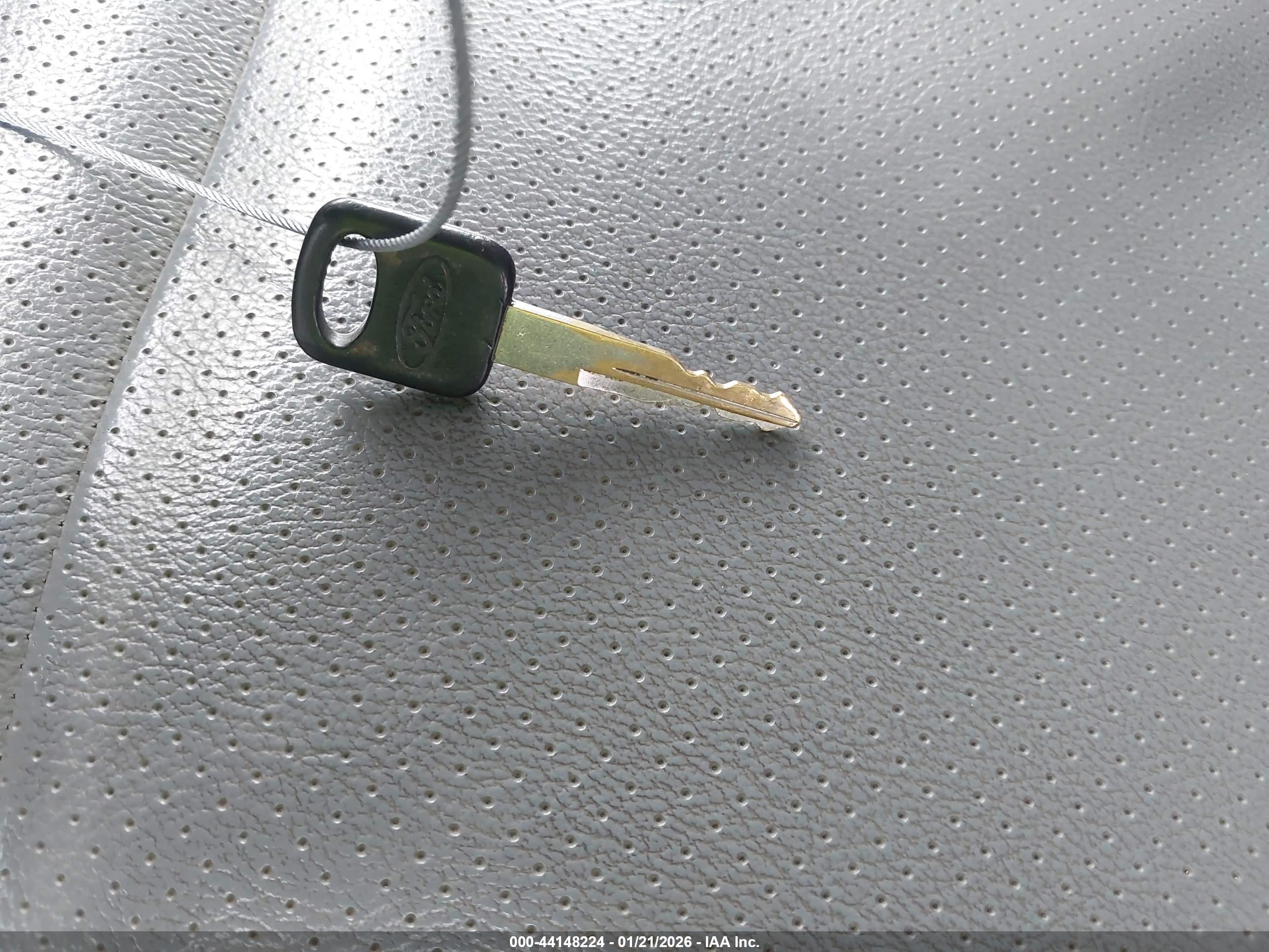 FORD E-350 image 11