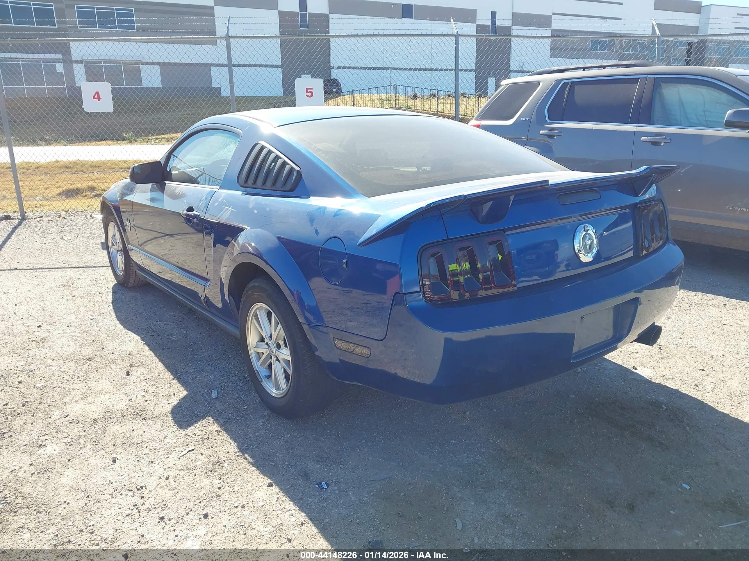 FORD MUSTANG image 3