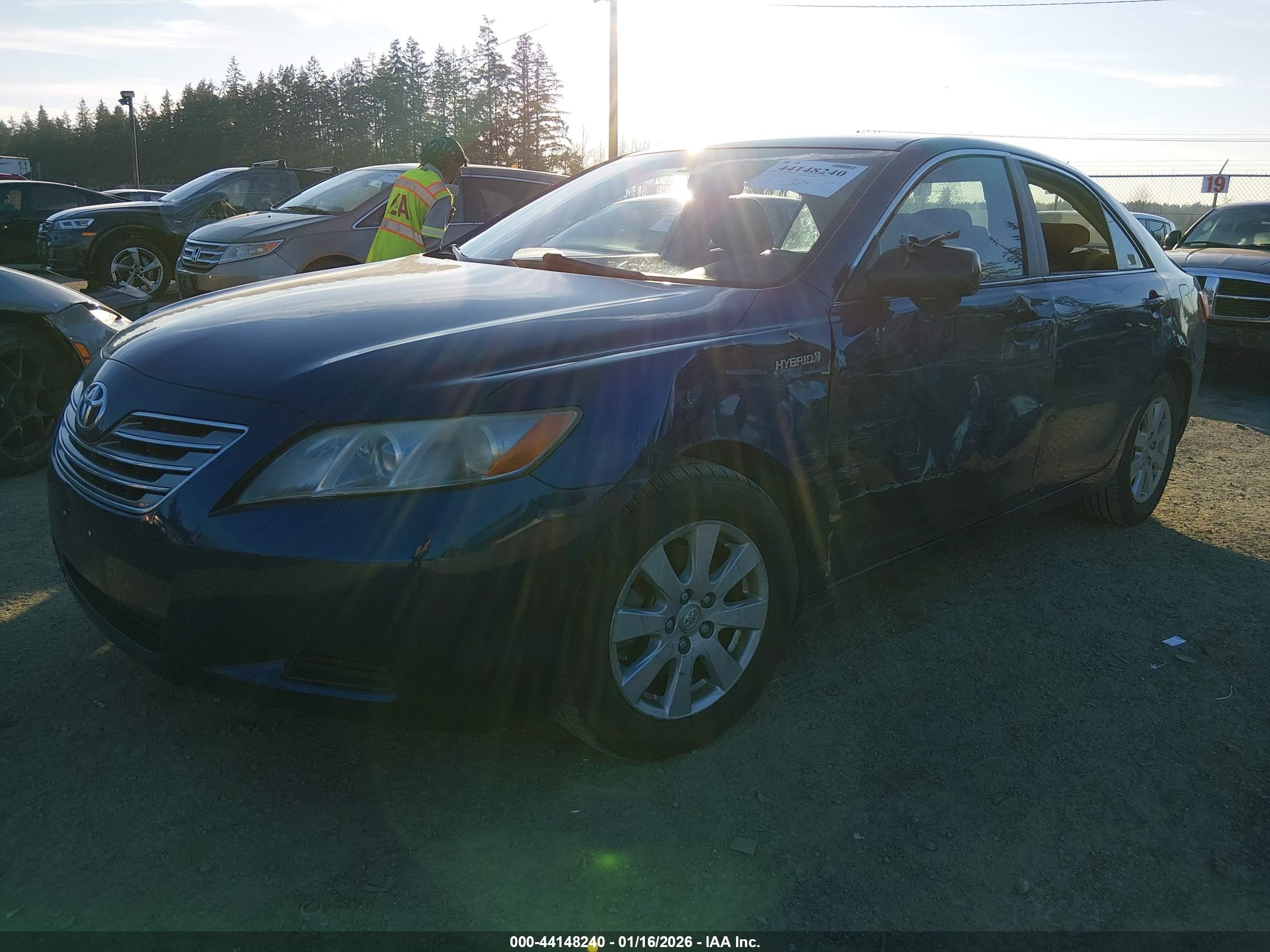TOYOTA CAMRY image 2