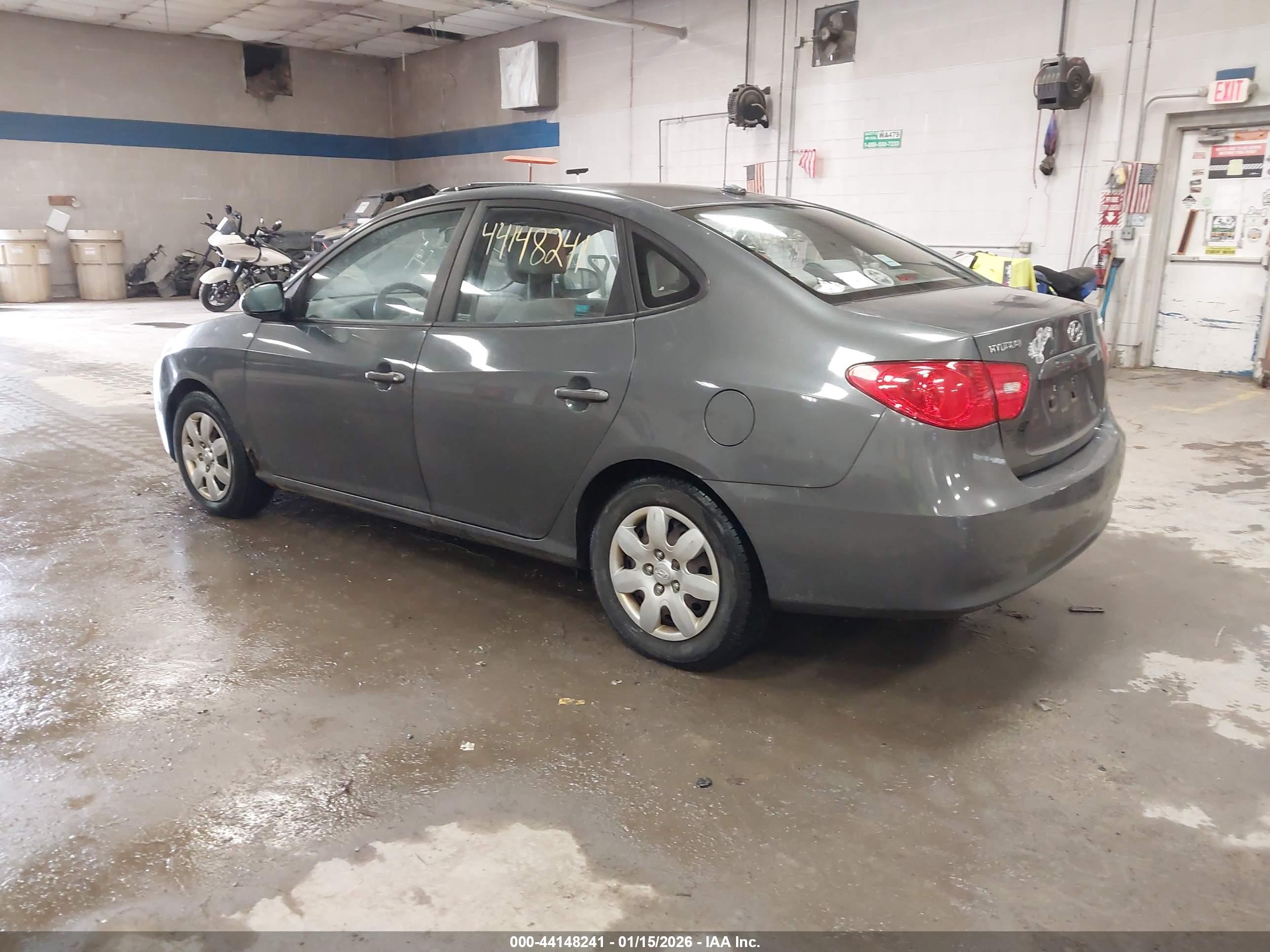 HYUNDAI ELANTRA image 3
