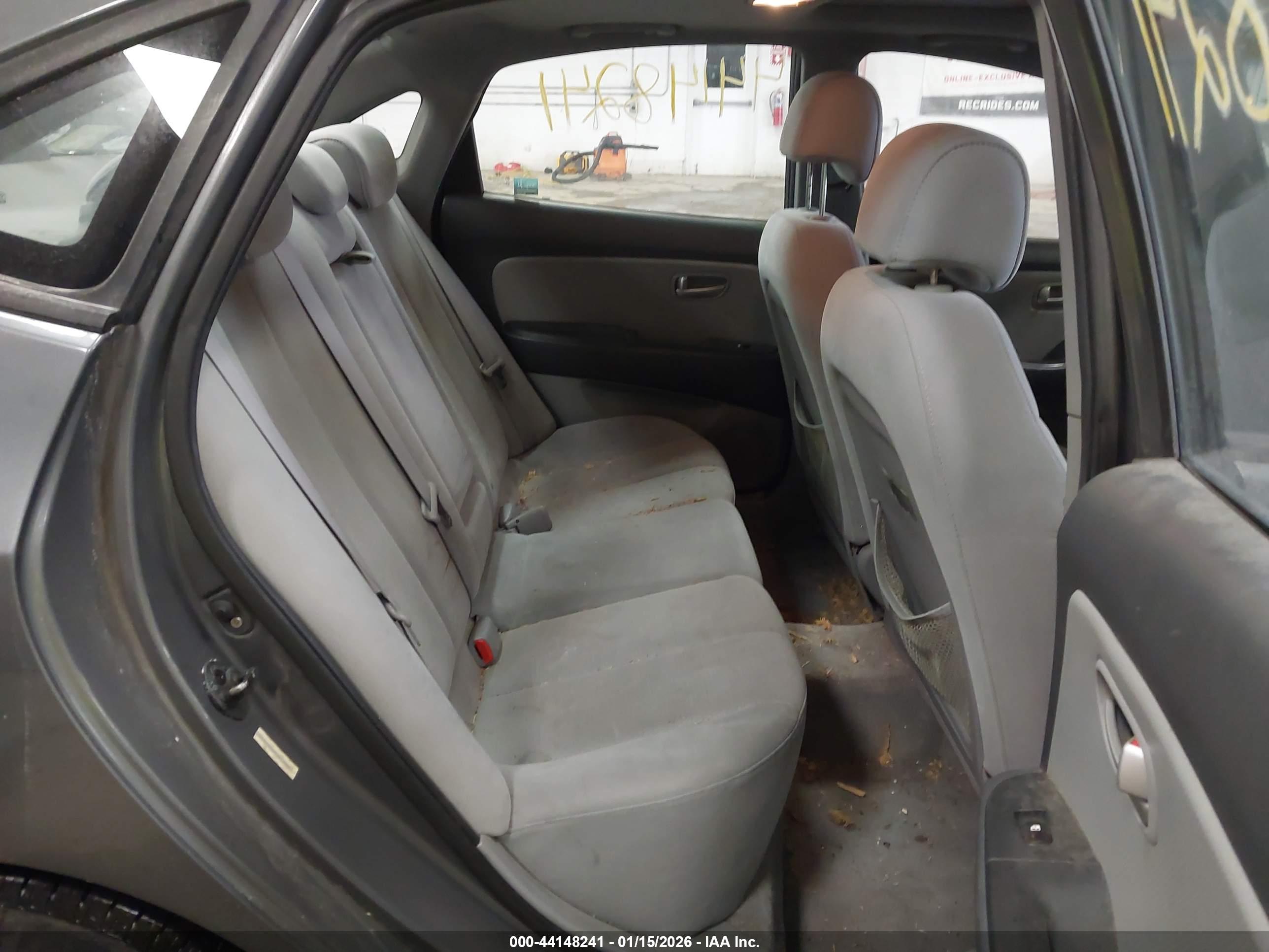 HYUNDAI ELANTRA image 8