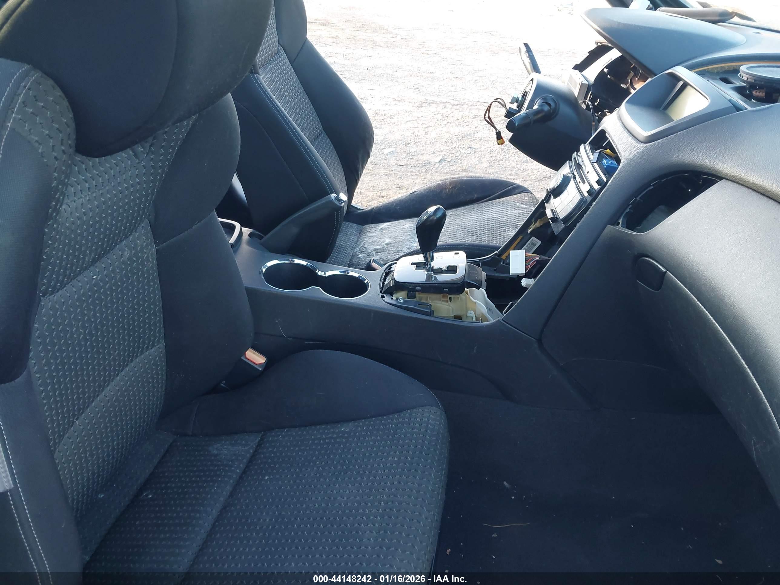 HYUNDAI GENESIS image 5