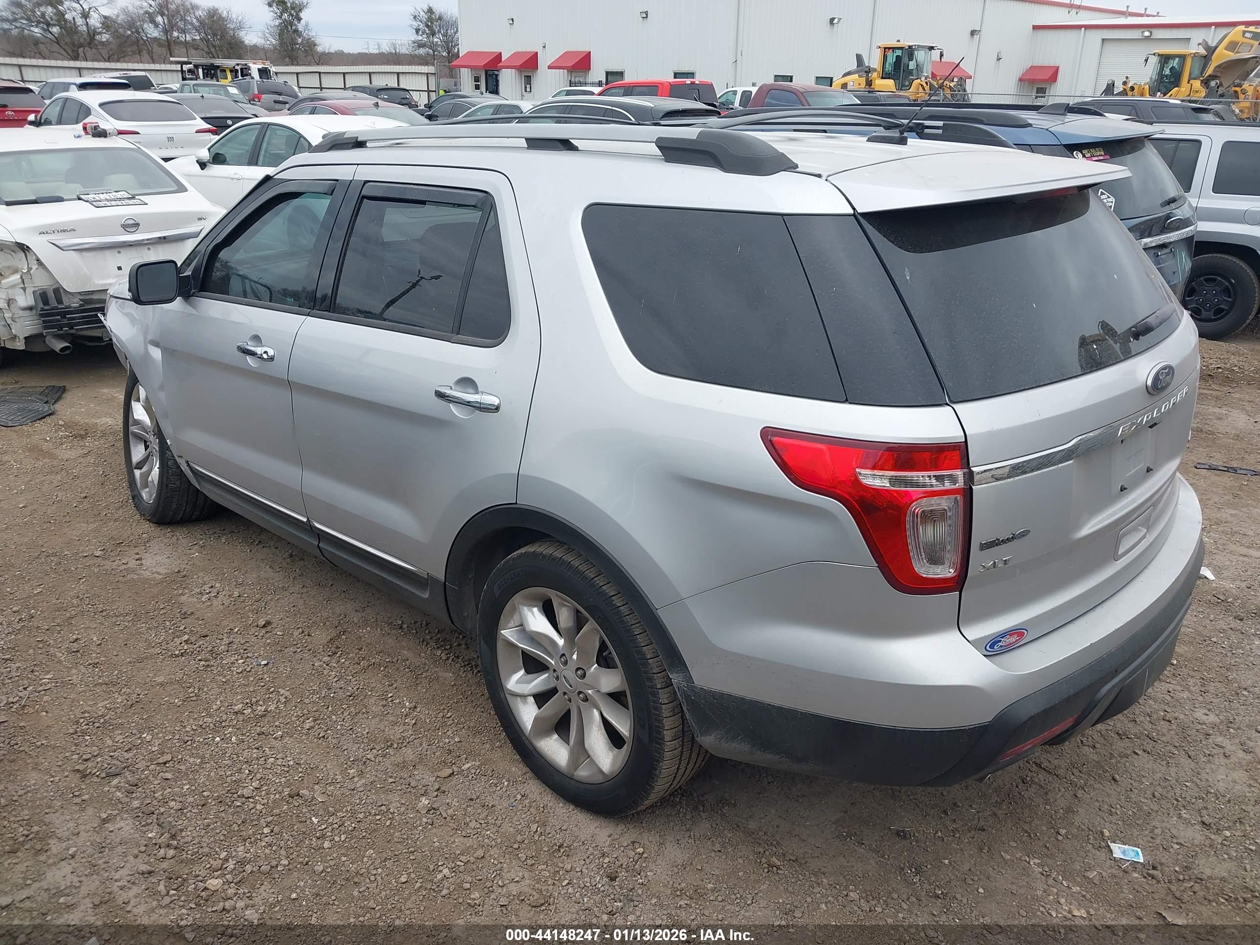FORD EXPLORER image 3