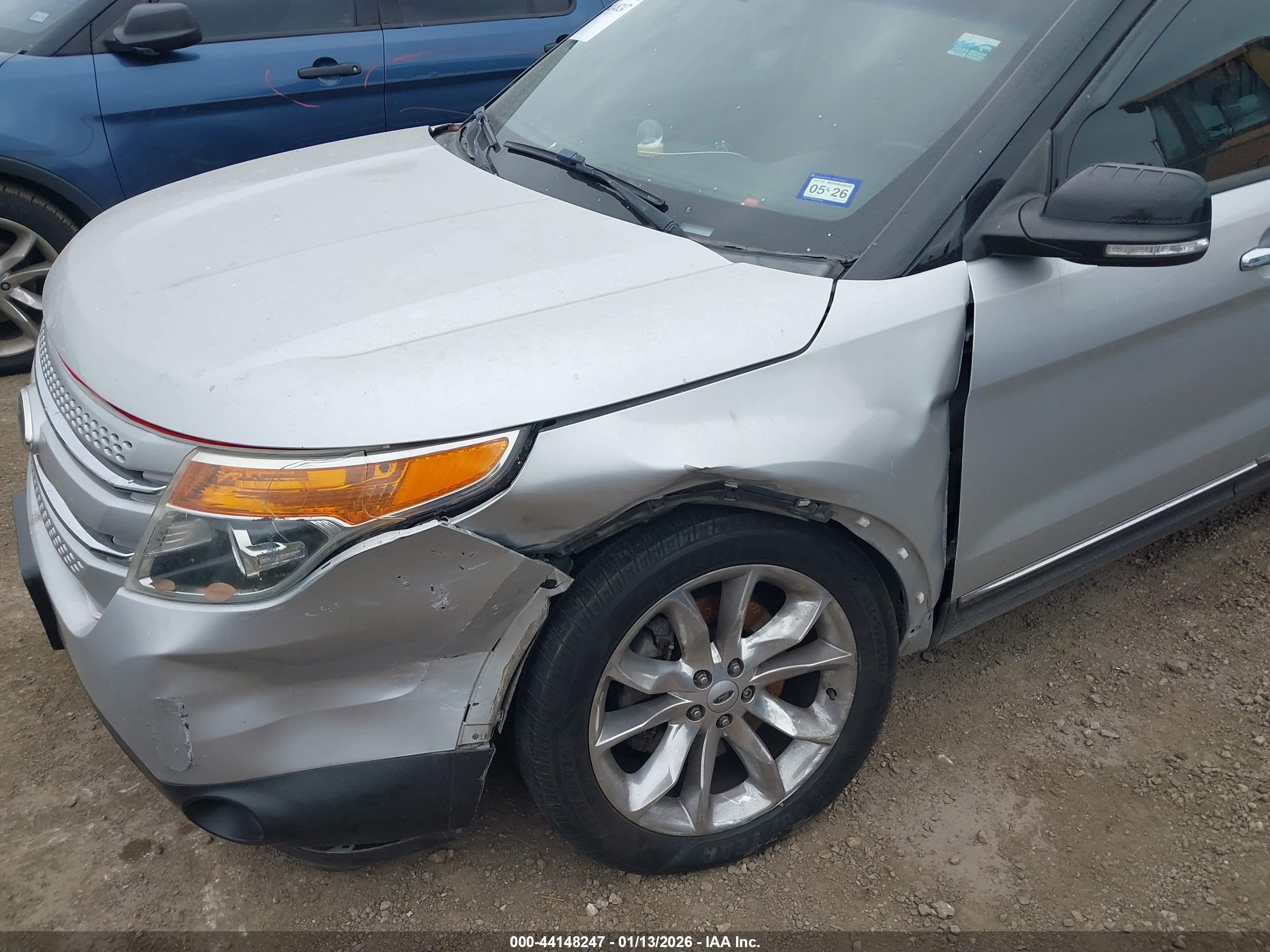 FORD EXPLORER image 6