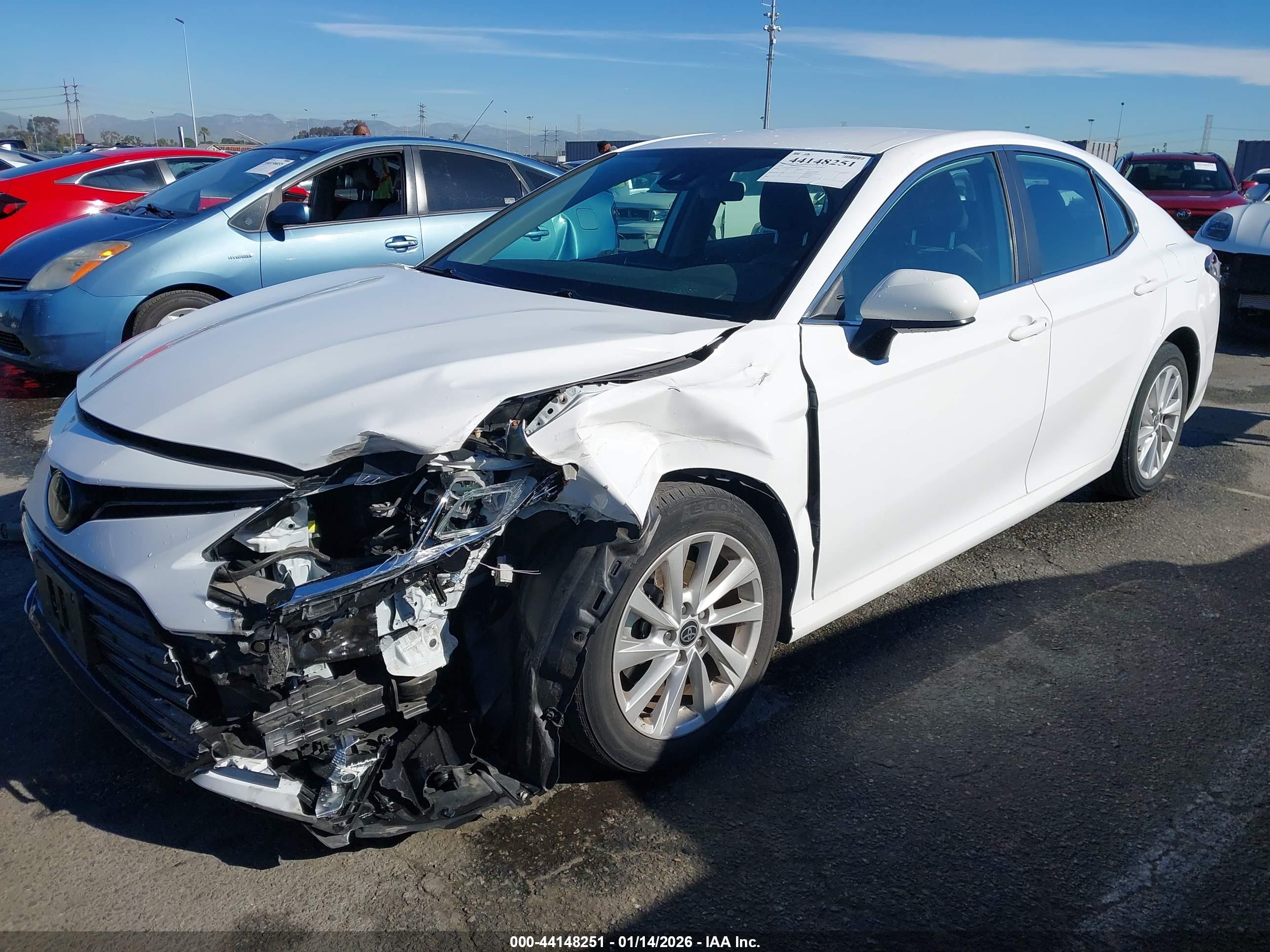 TOYOTA CAMRY image 2
