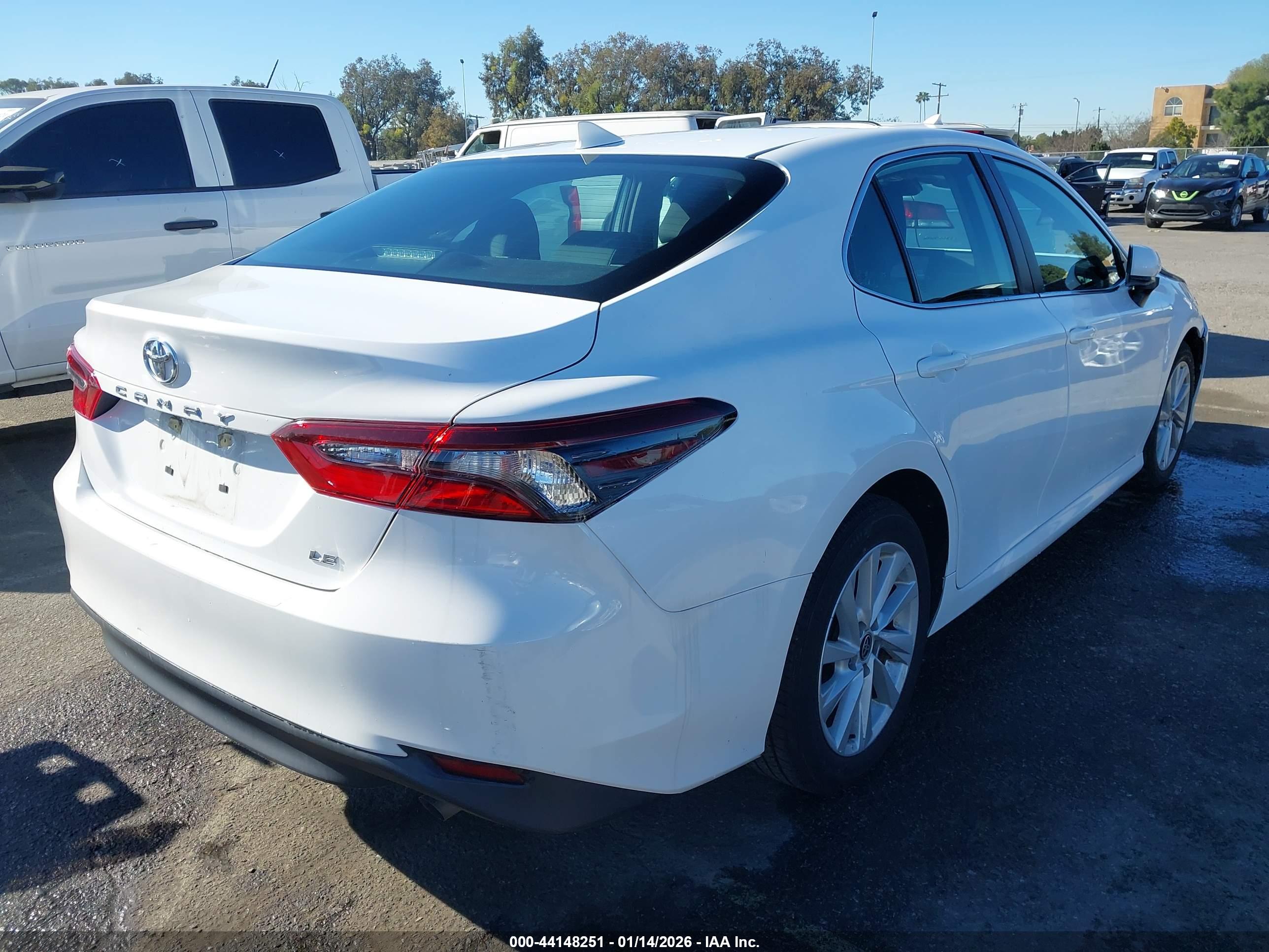 TOYOTA CAMRY image 4