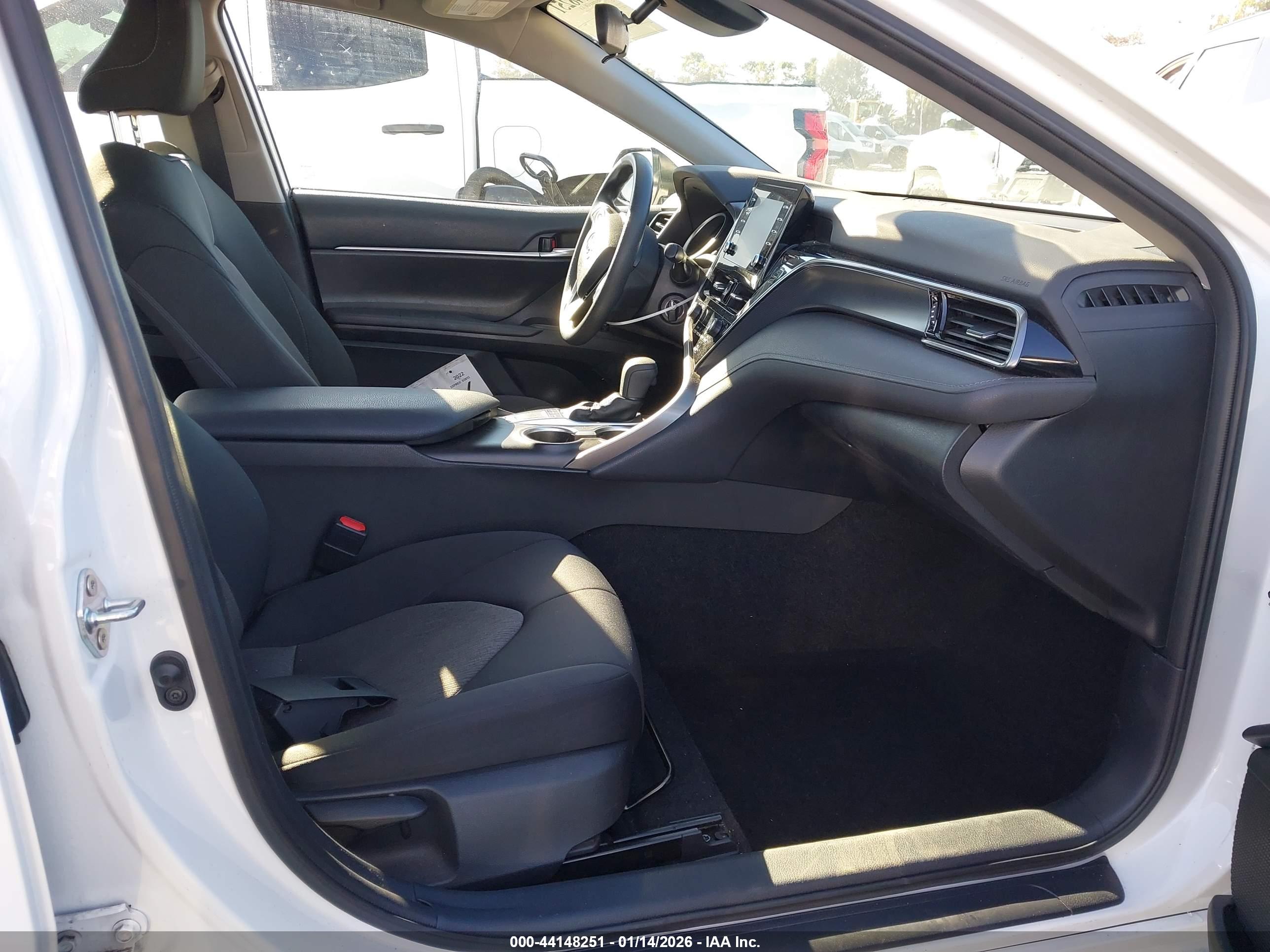 TOYOTA CAMRY image 5