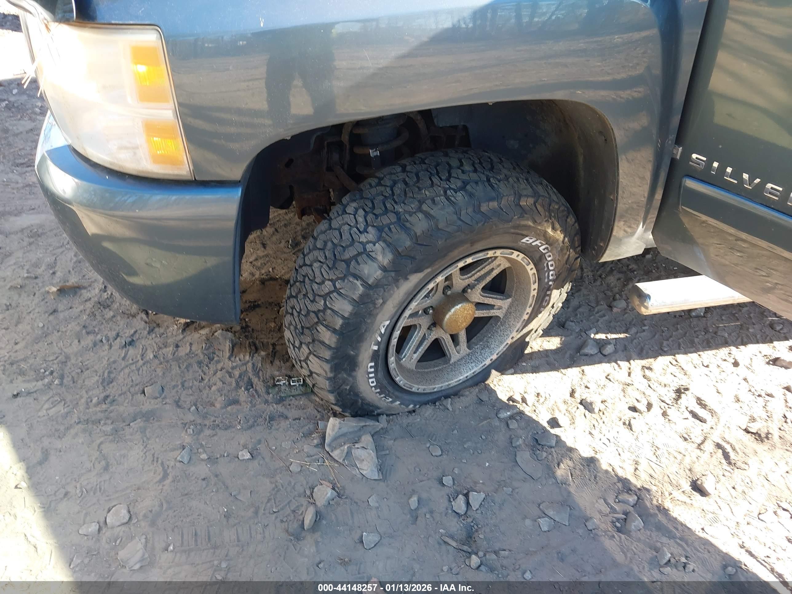 CHEVROLET SILVERADO image 6