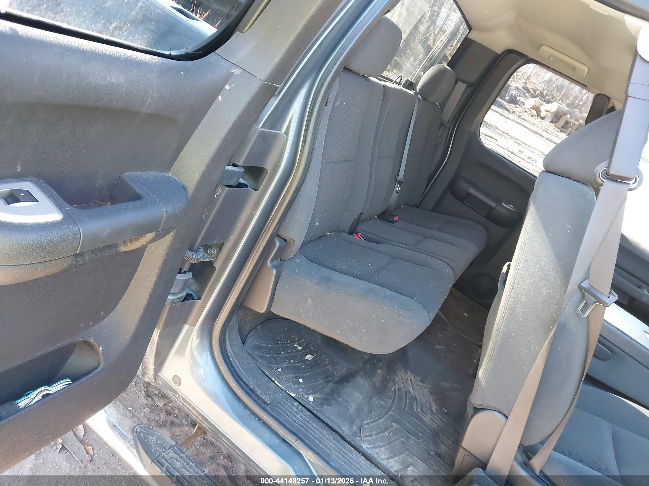 CHEVROLET SILVERADO image 8