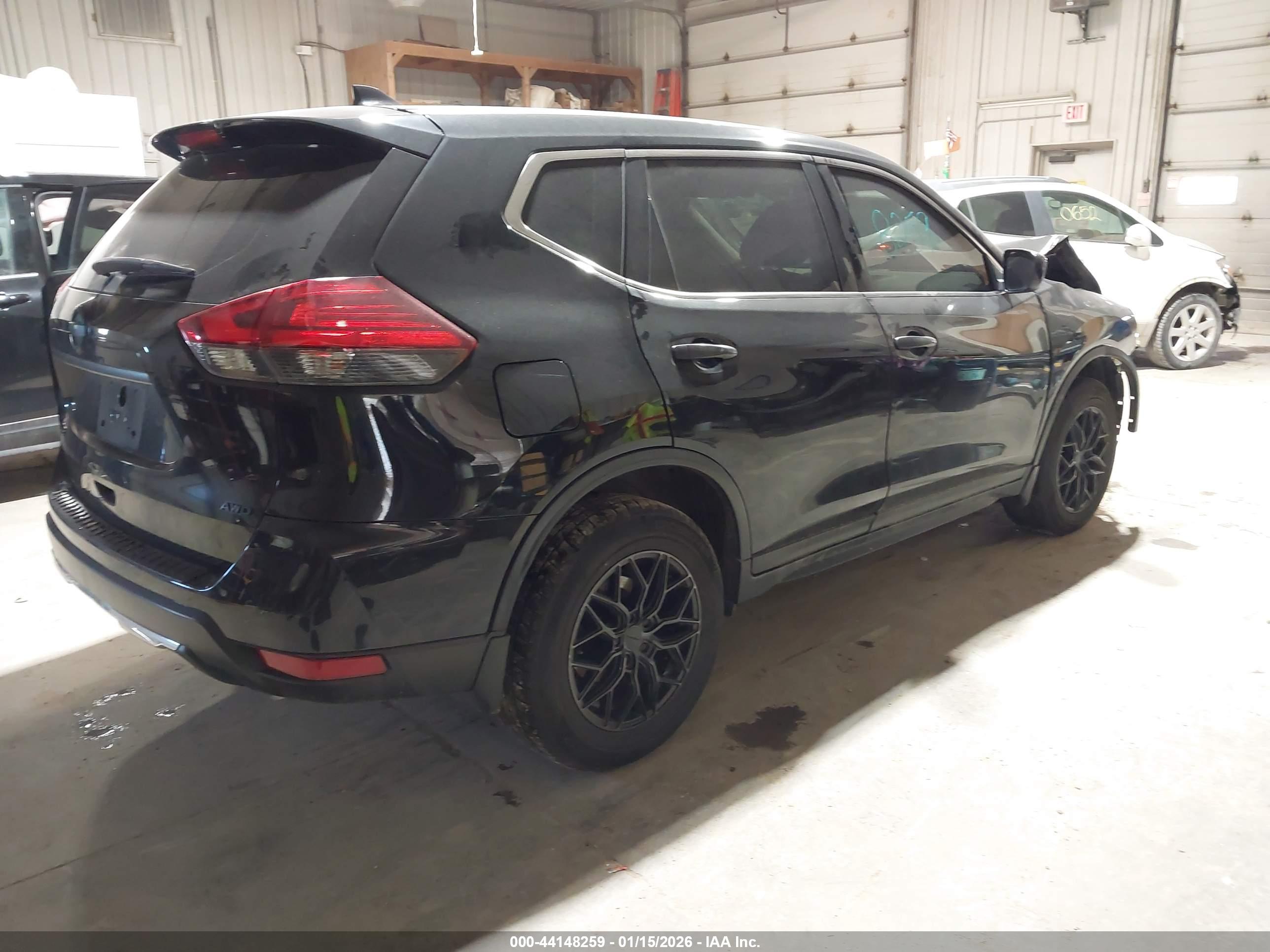 NISSAN ROGUE image 4