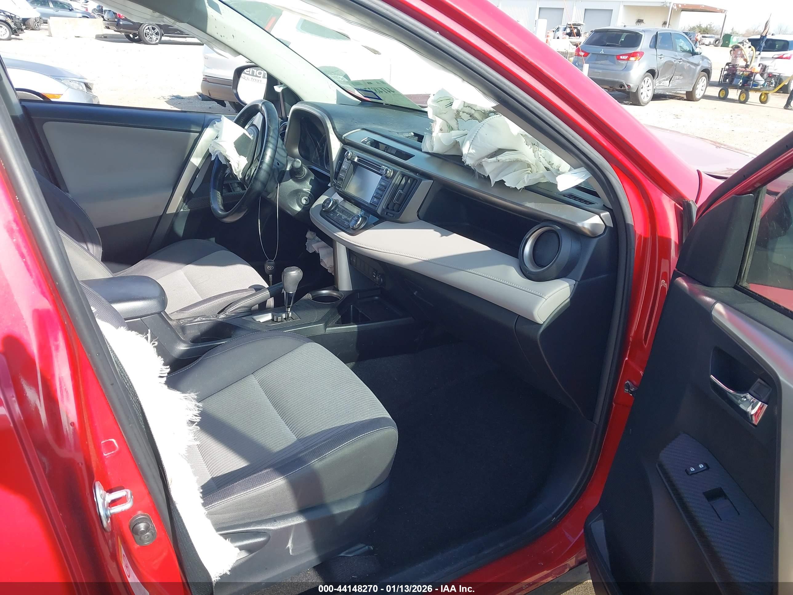 TOYOTA RAV4 image 5