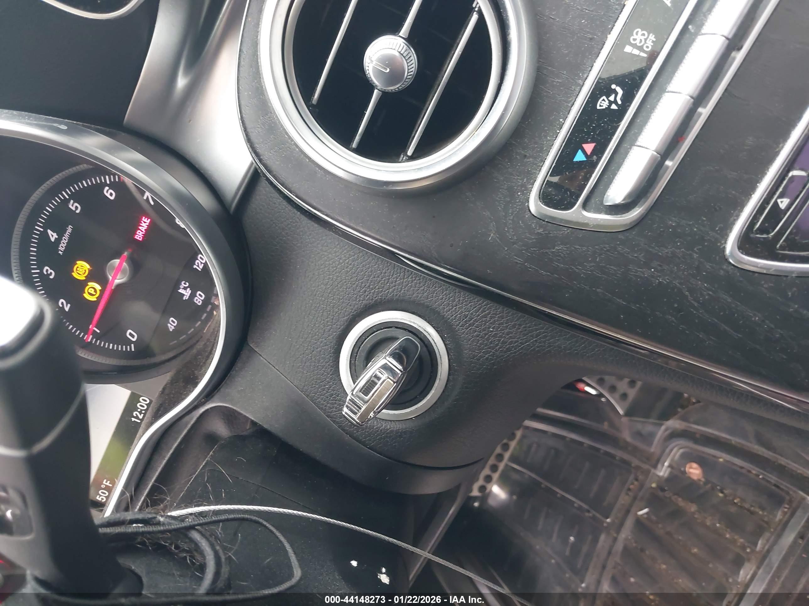 MERCEDES-BENZ C image 11
