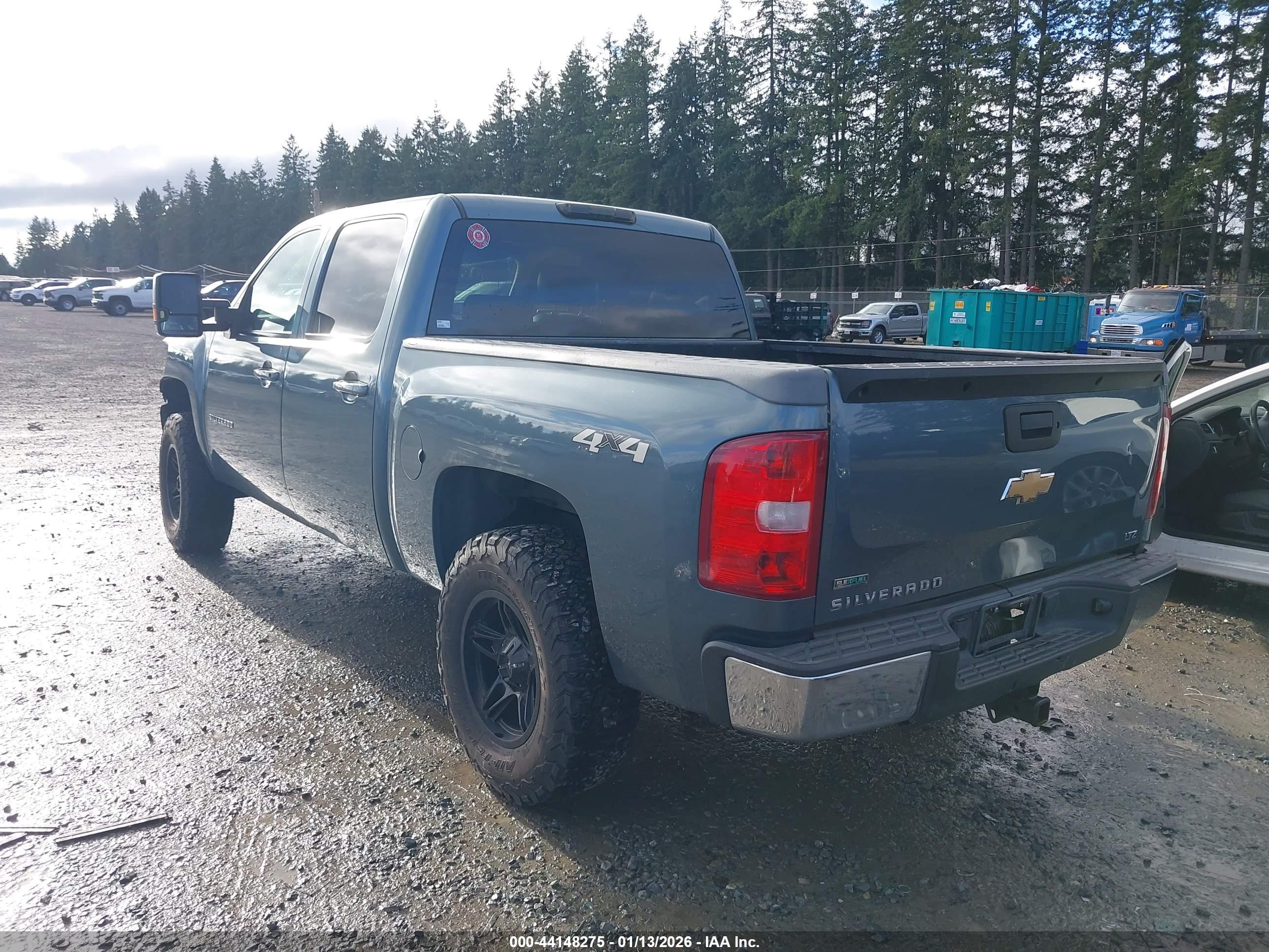 CHEVROLET SILVERADO image 3