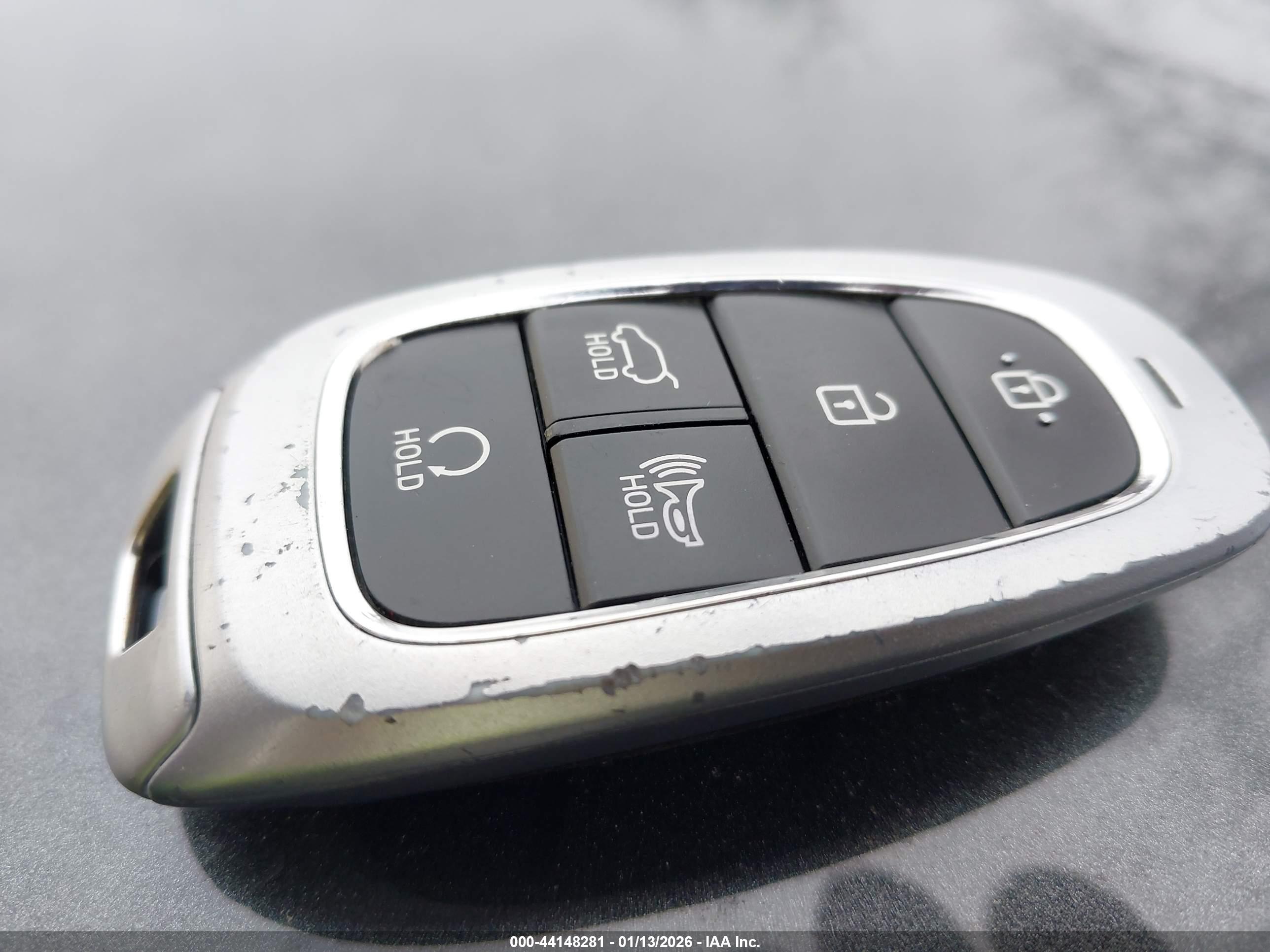 HYUNDAI TUCSON image 11