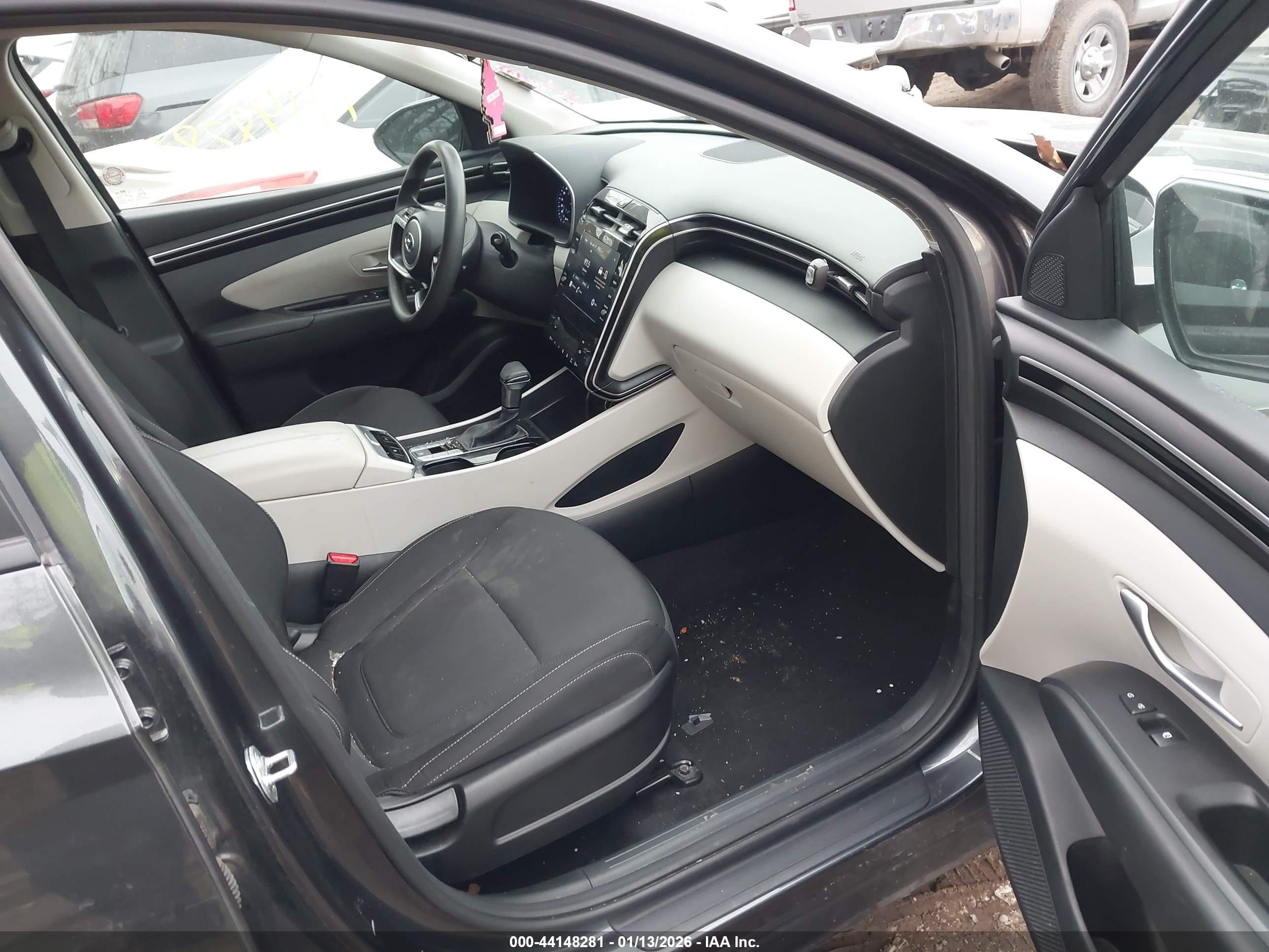 HYUNDAI TUCSON image 5