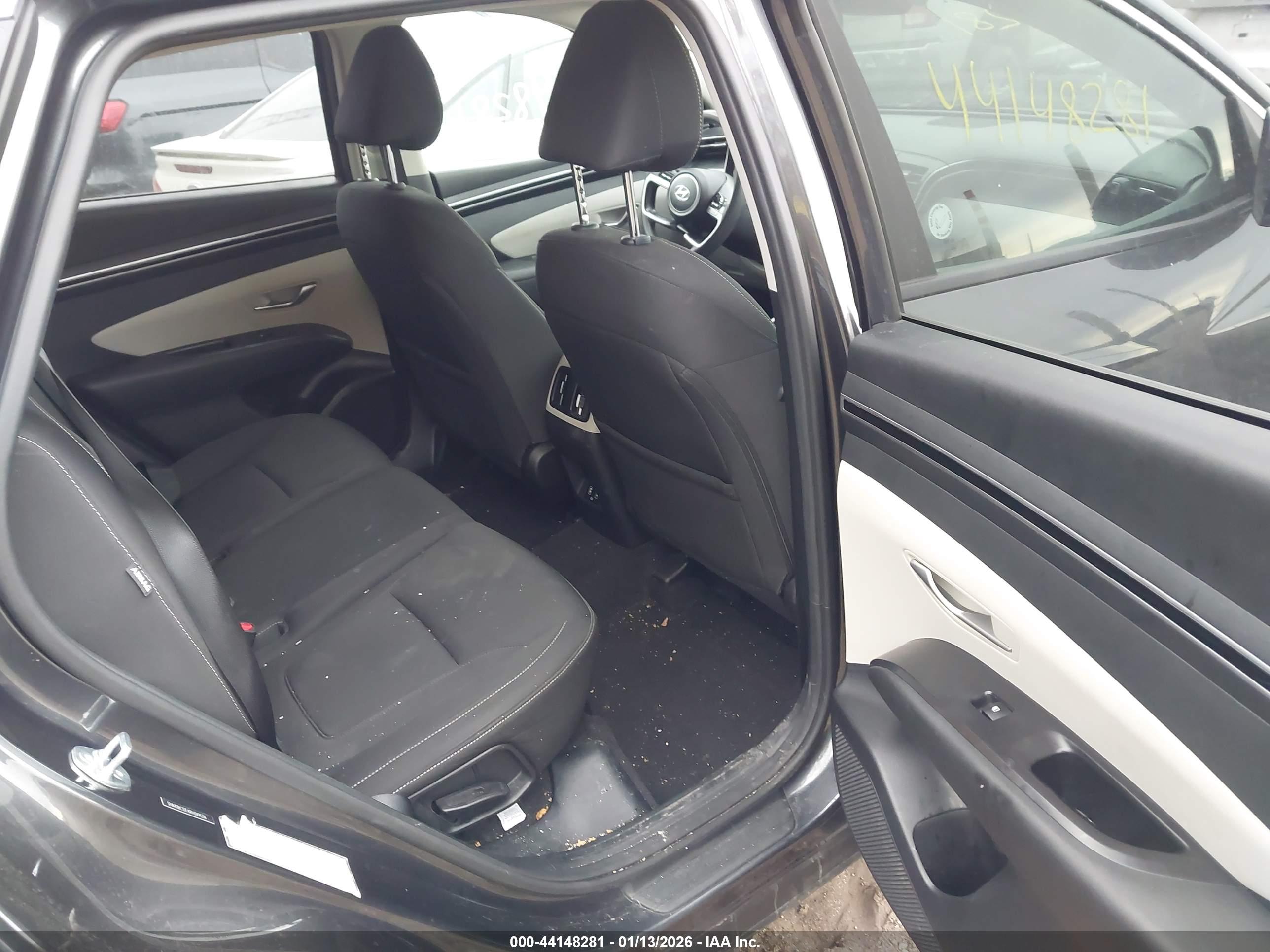 HYUNDAI TUCSON image 8