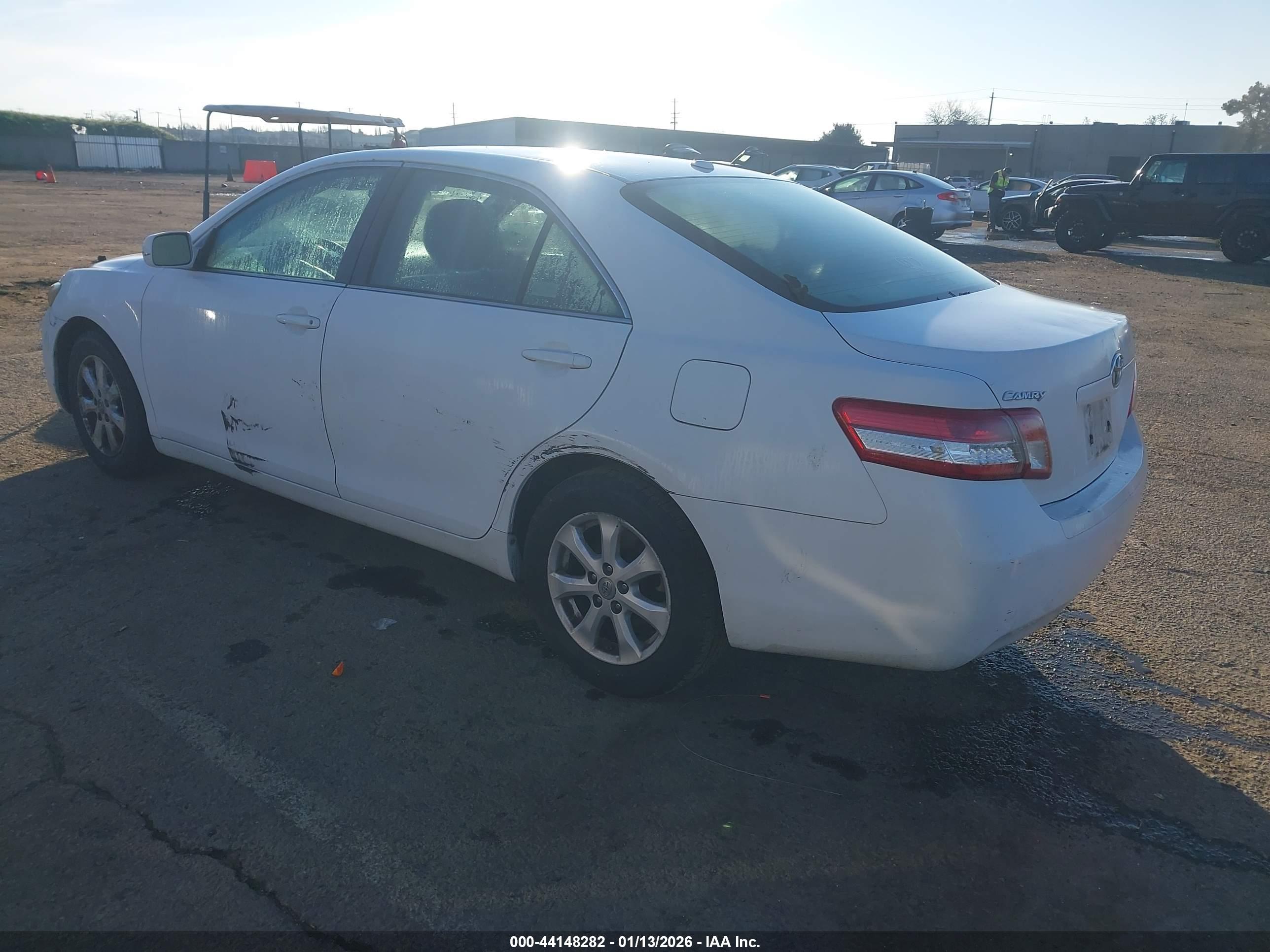 TOYOTA CAMRY image 3