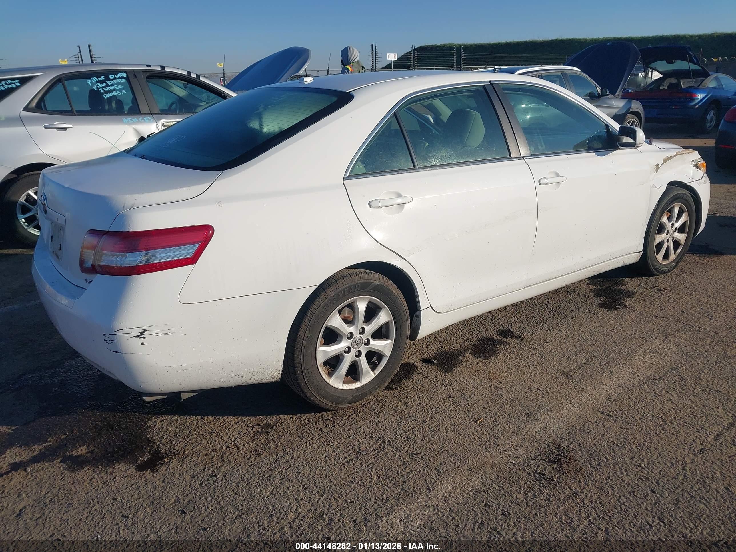 TOYOTA CAMRY image 4